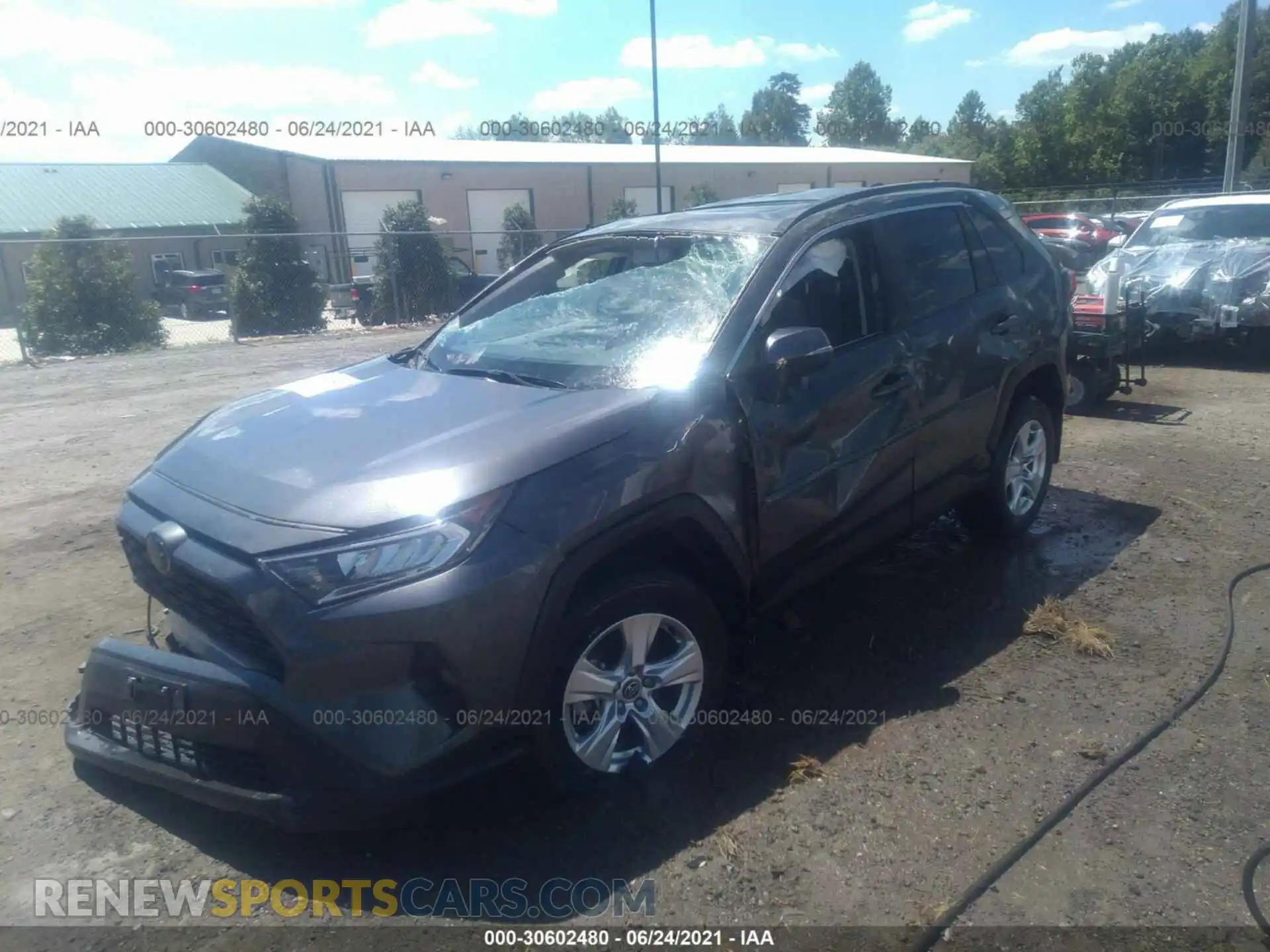 2 Фотография поврежденного автомобиля 2T3P1RFV3LW112410 TOYOTA RAV4 2020