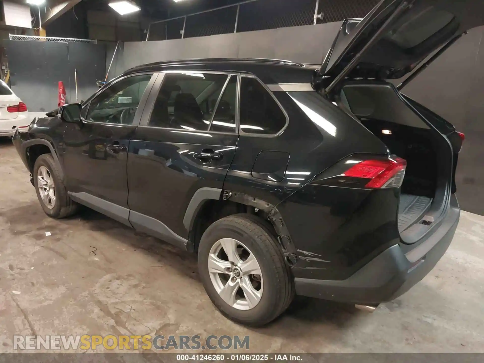 3 Photograph of a damaged car 2T3P1RFV3LW127912 TOYOTA RAV4 2020