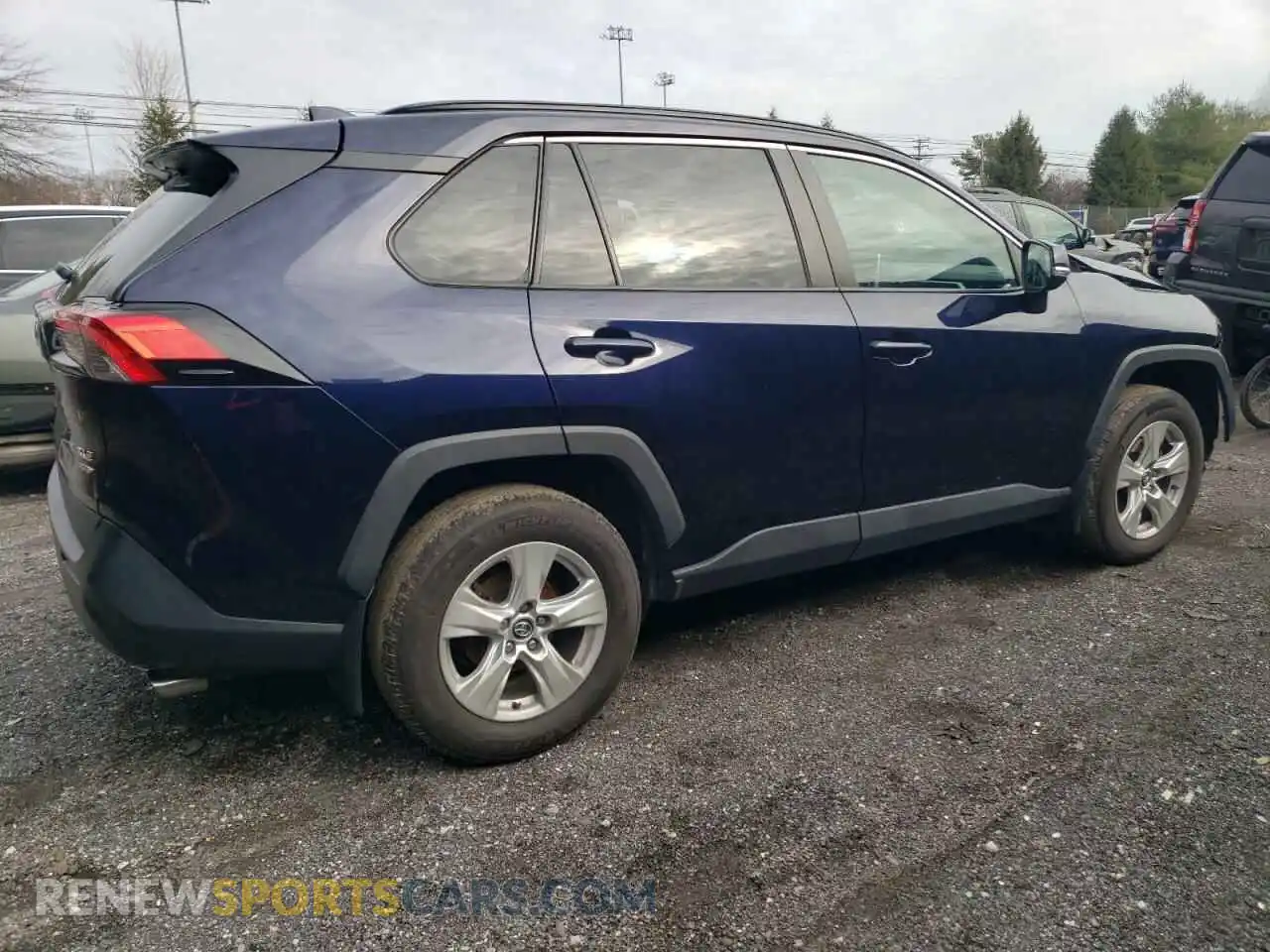 3 Photograph of a damaged car 2T3P1RFV3LW137792 TOYOTA RAV4 2020