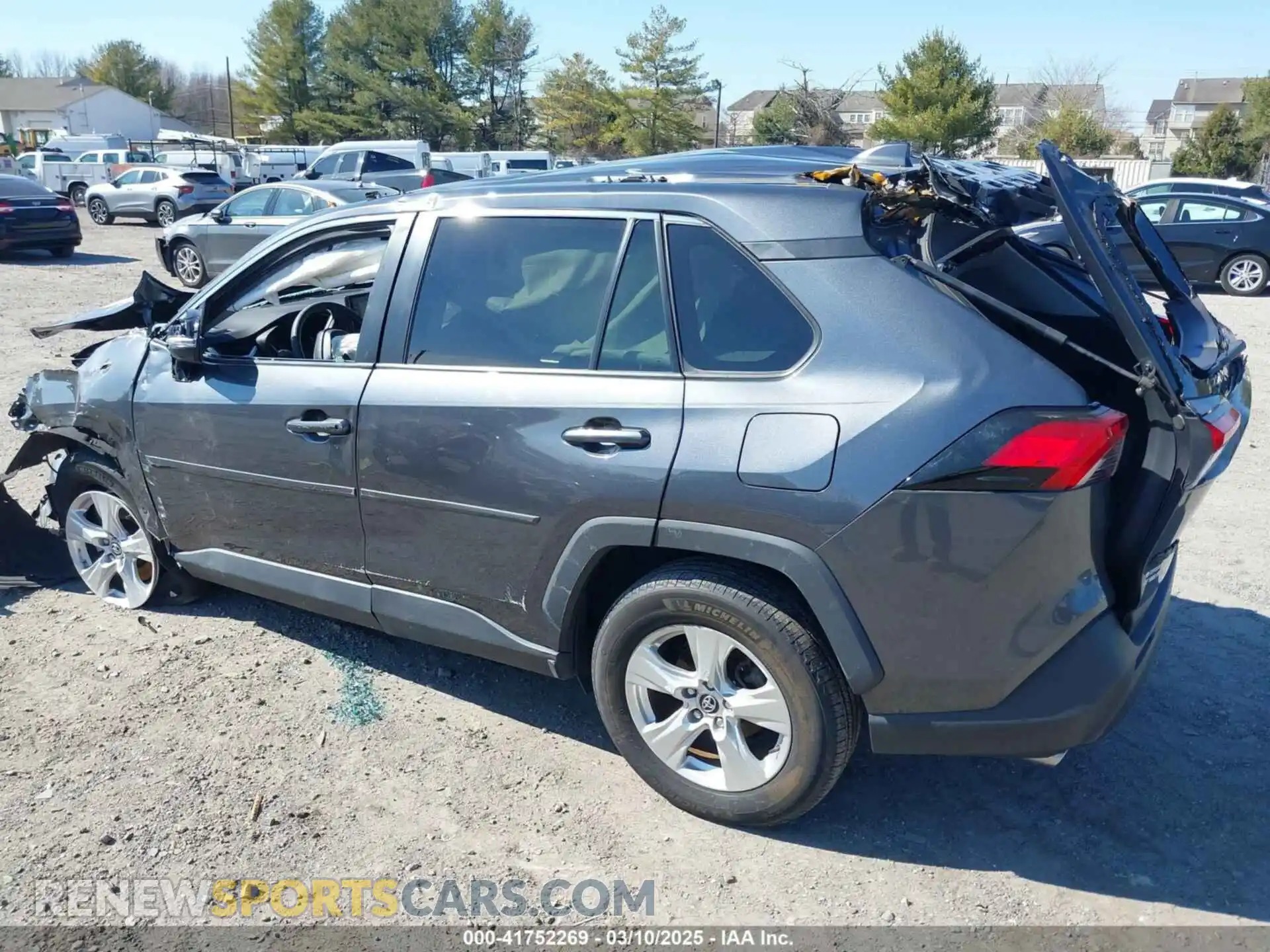 3 Photograph of a damaged car 2T3P1RFV4LC077779 TOYOTA RAV4 2020