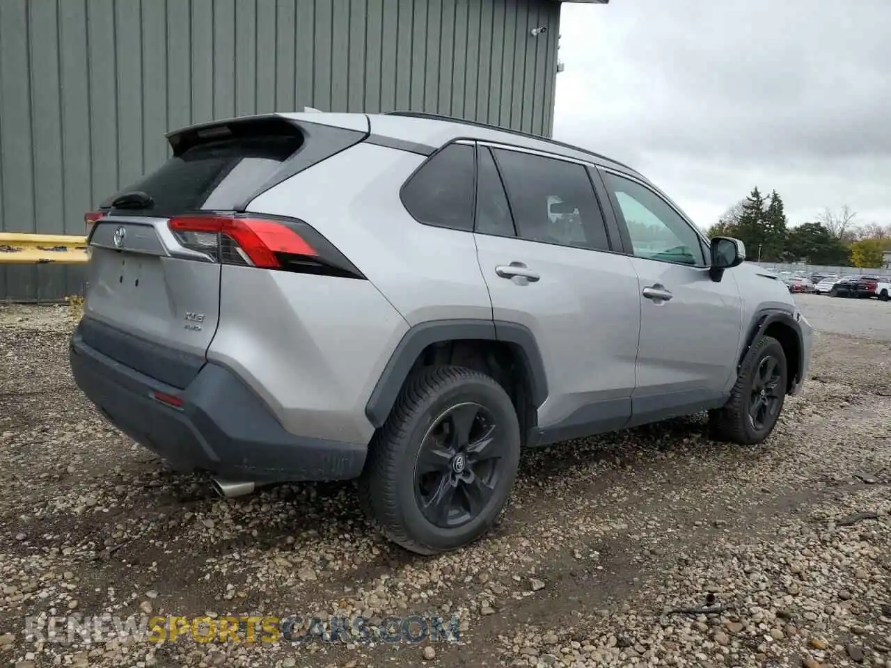 3 Photograph of a damaged car 2T3P1RFV4LC083548 TOYOTA RAV4 2020