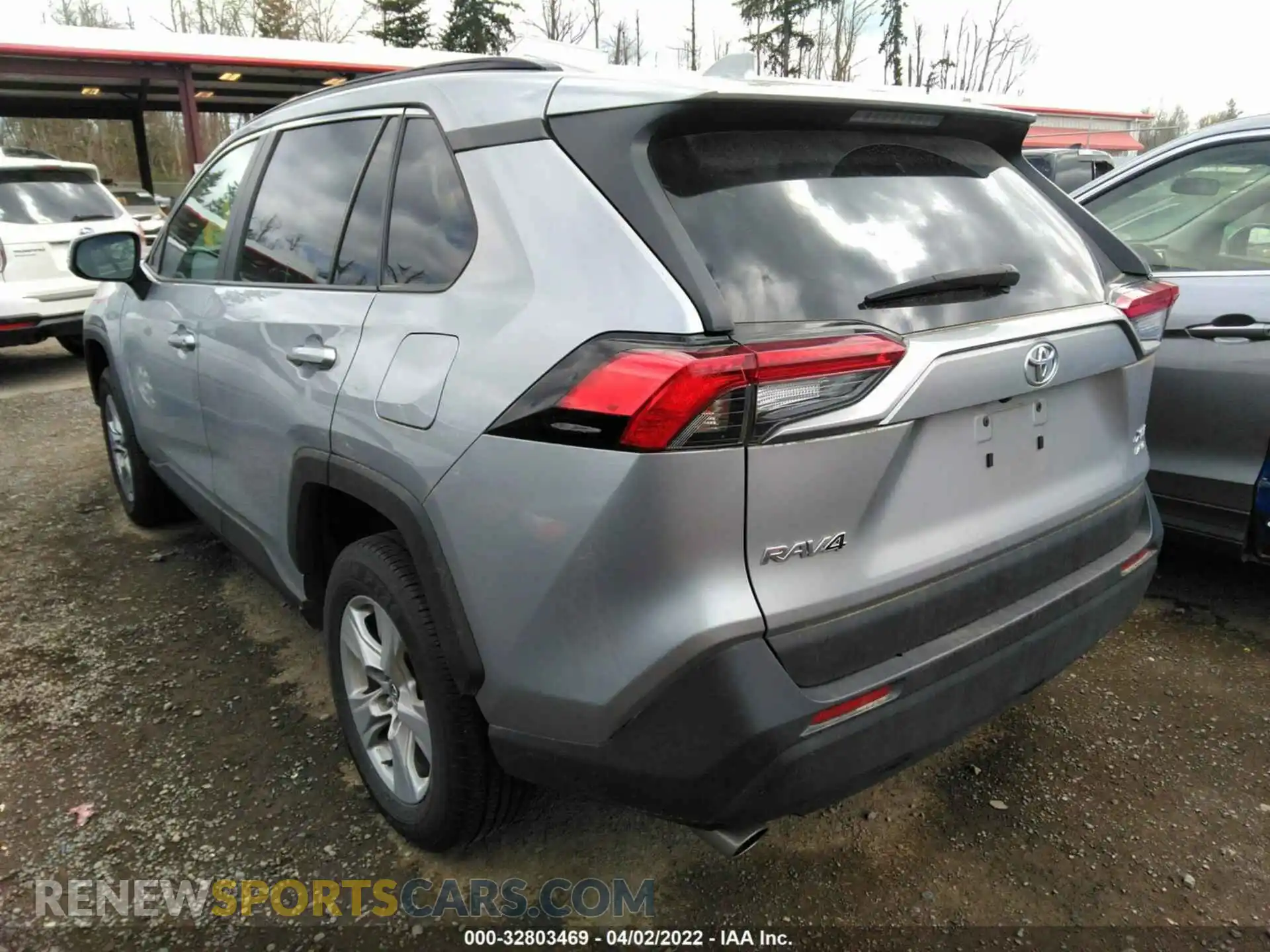 3 Photograph of a damaged car 2T3P1RFV4LC102664 TOYOTA RAV4 2020