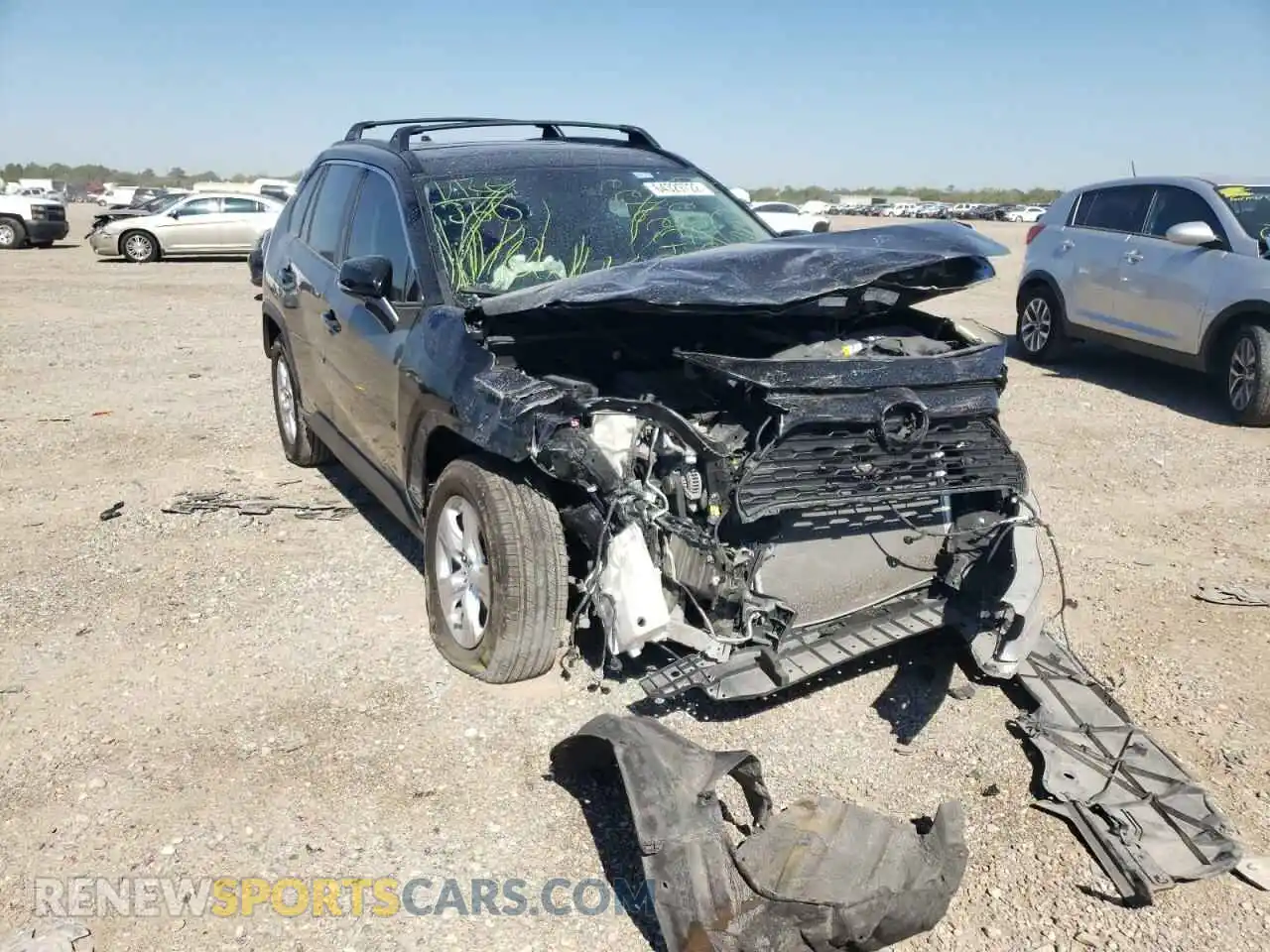1 Photograph of a damaged car 2T3P1RFV5LC127332 TOYOTA RAV4 2020