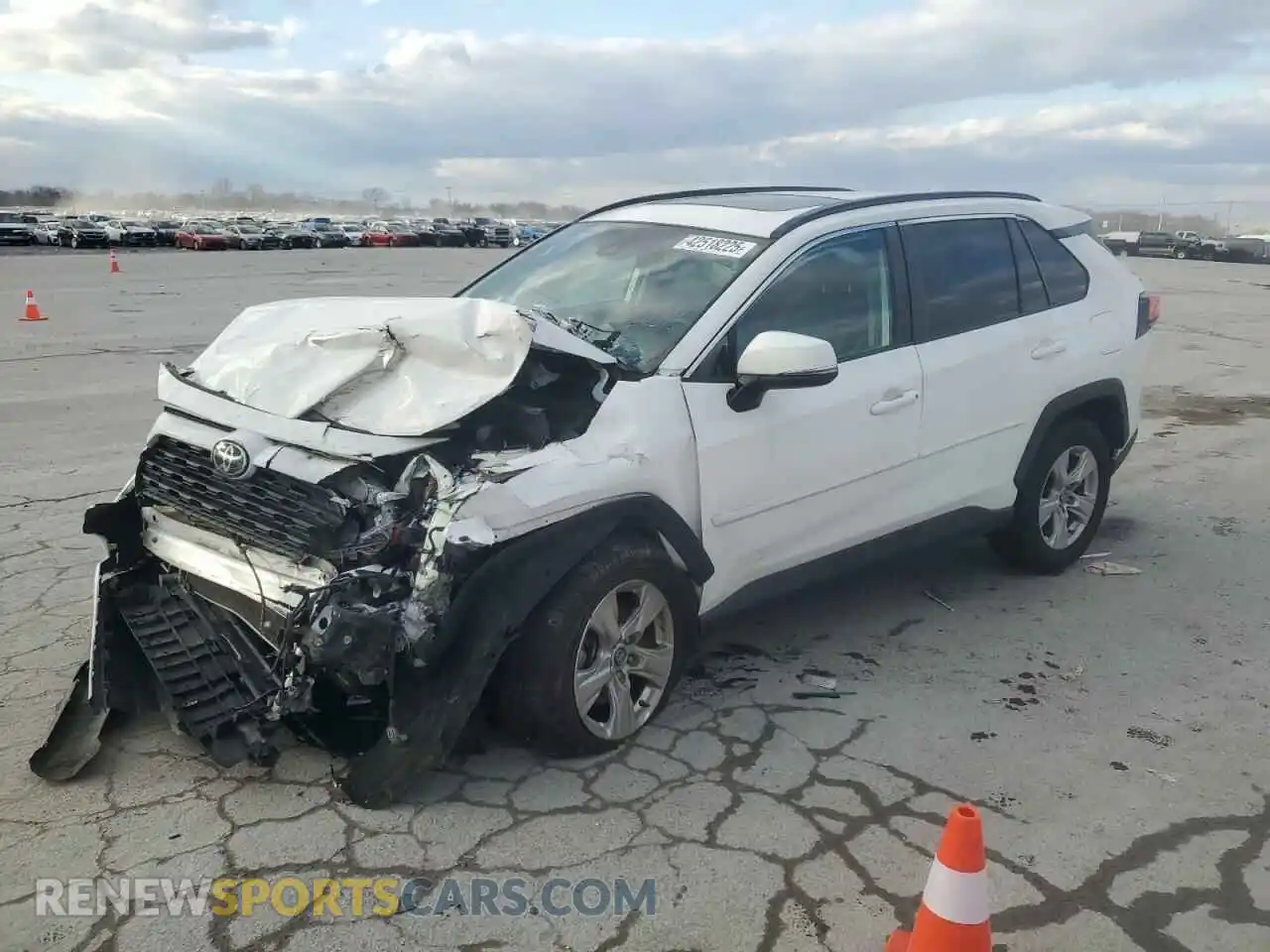 1 Photograph of a damaged car 2T3P1RFV6LC098360 TOYOTA RAV4 2020