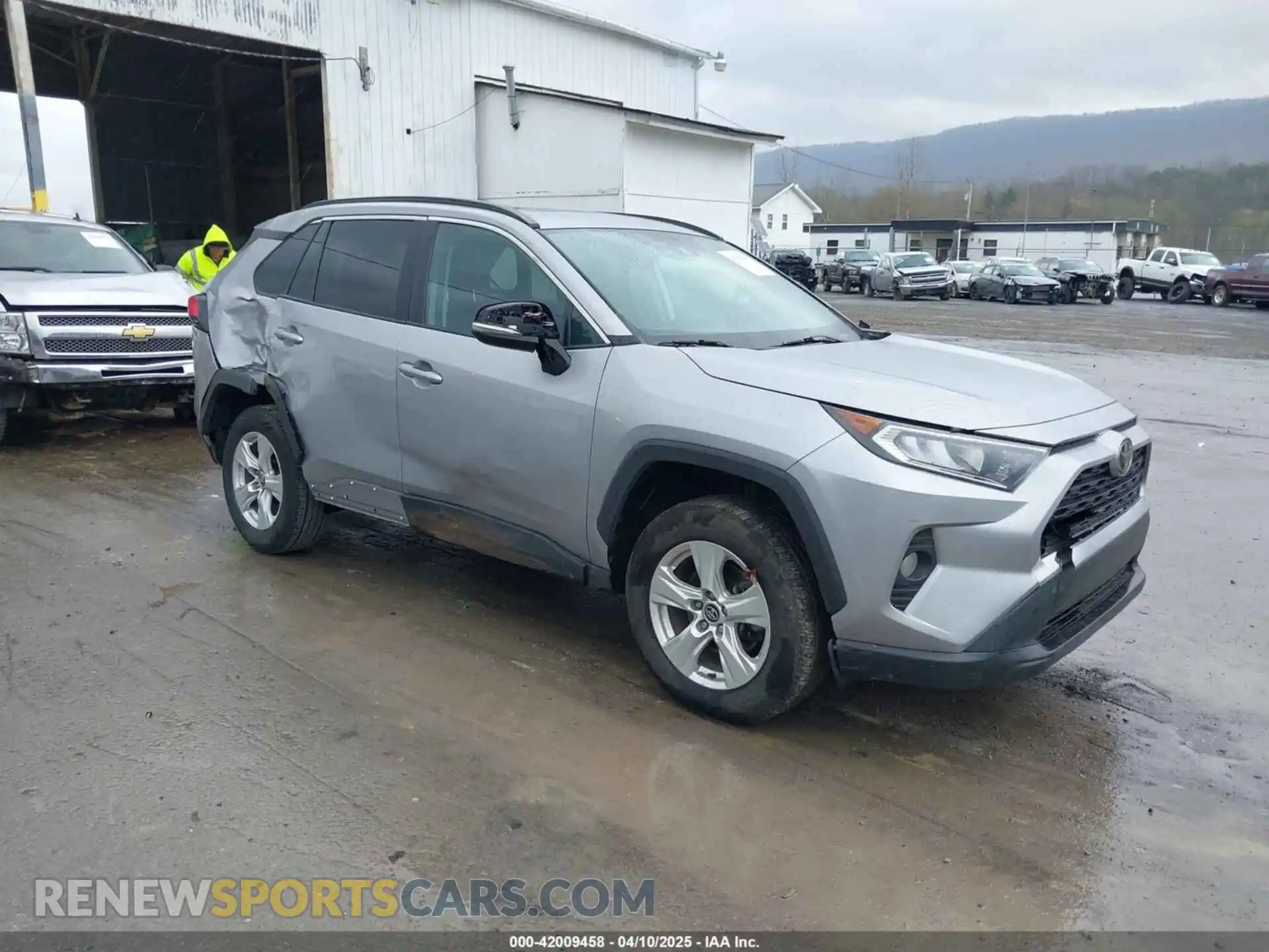 1 Photograph of a damaged car 2T3P1RFV6LC123919 TOYOTA RAV4 2020