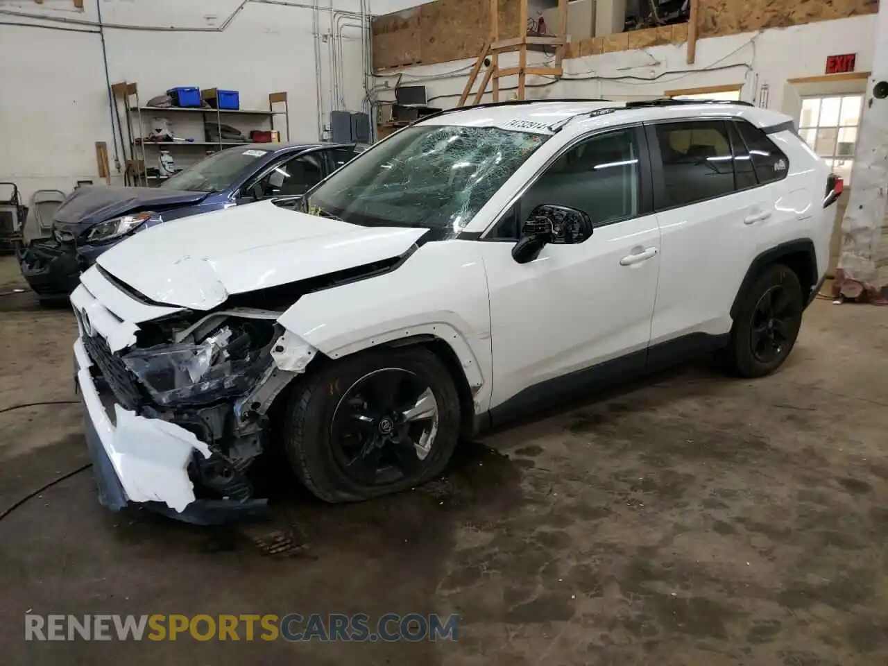 1 Photograph of a damaged car 2T3P1RFV8LC094004 TOYOTA RAV4 2020