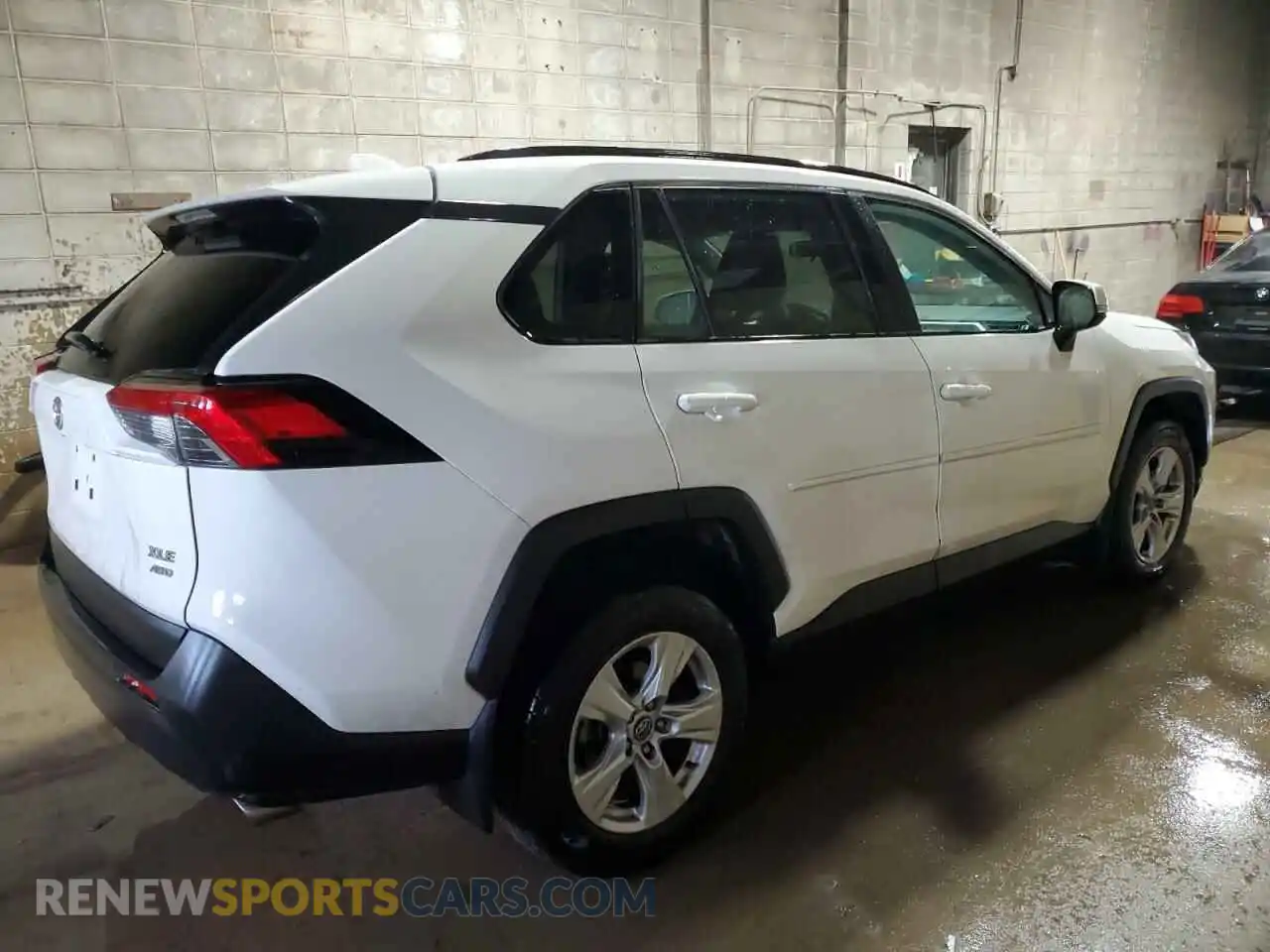 3 Photograph of a damaged car 2T3P1RFV8LW119353 TOYOTA RAV4 2020