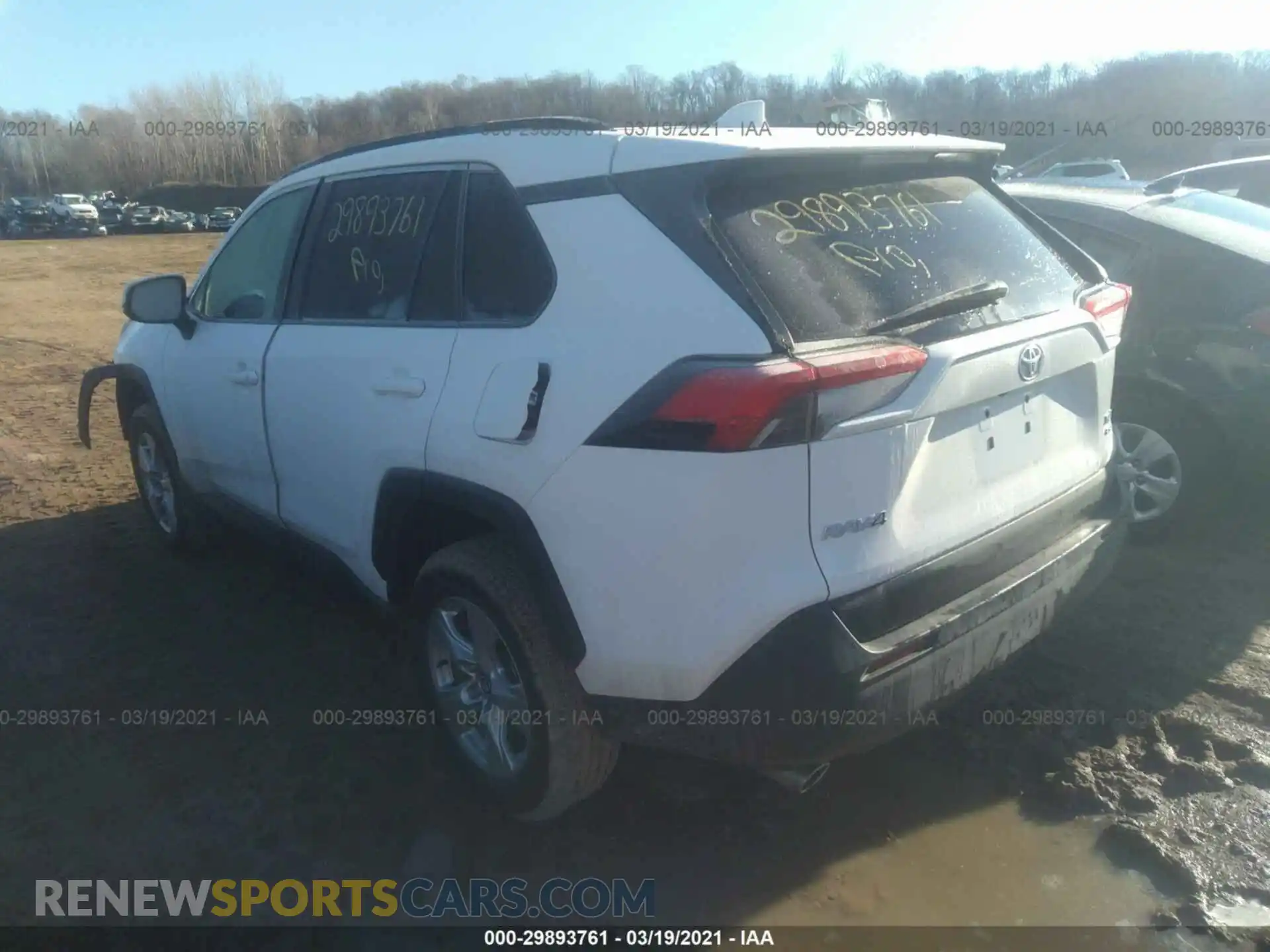 3 Photograph of a damaged car 2T3P1RFV9LC083013 TOYOTA RAV4 2020