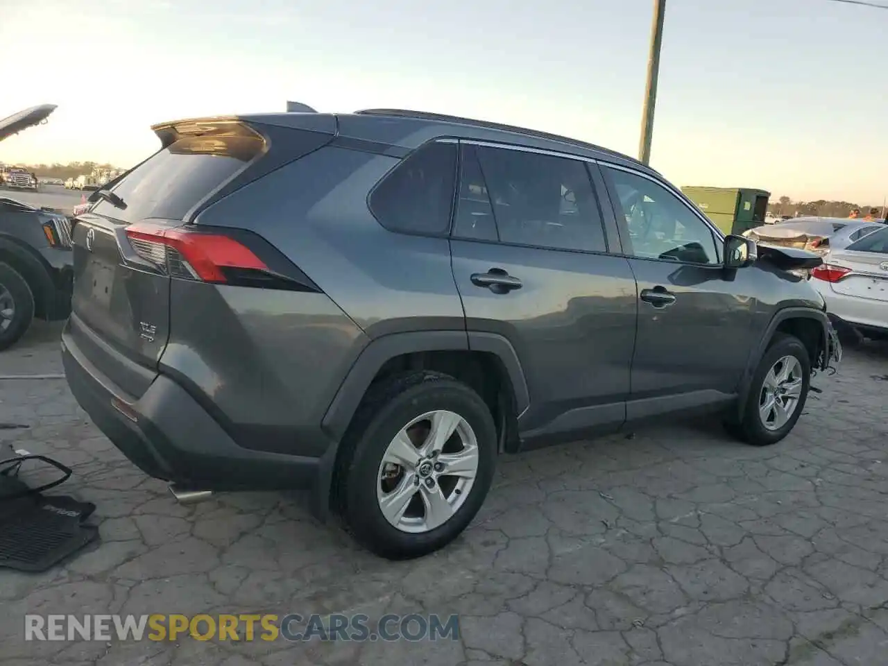 3 Photograph of a damaged car 2T3P1RFV9LC131724 TOYOTA RAV4 2020