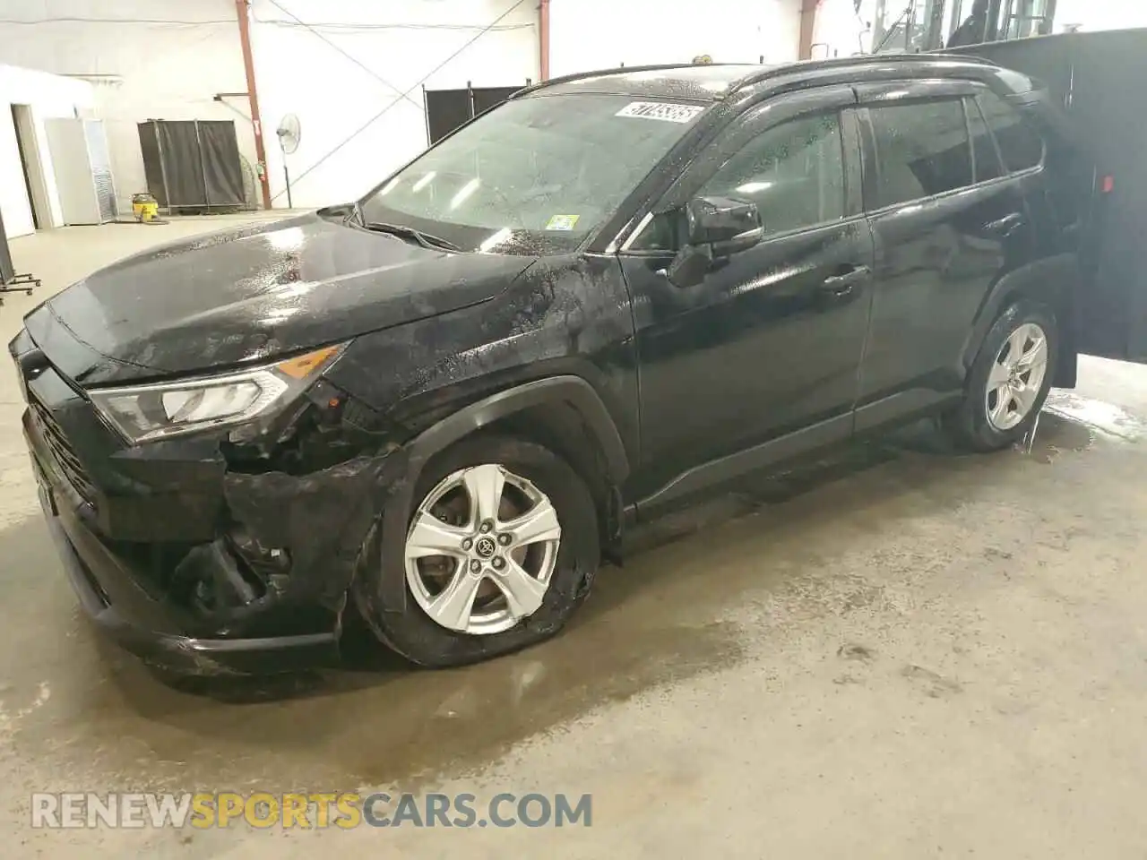 1 Photograph of a damaged car 2T3P1RFV9LW085603 TOYOTA RAV4 2020