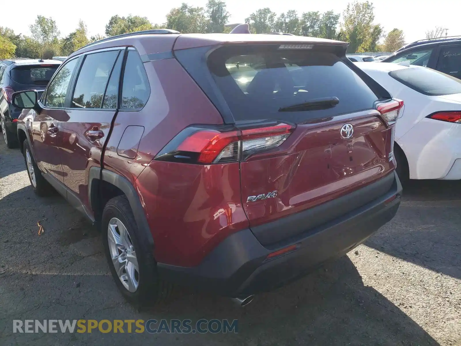 3 Photograph of a damaged car 2T3P1RFV9LW117384 TOYOTA RAV4 2020