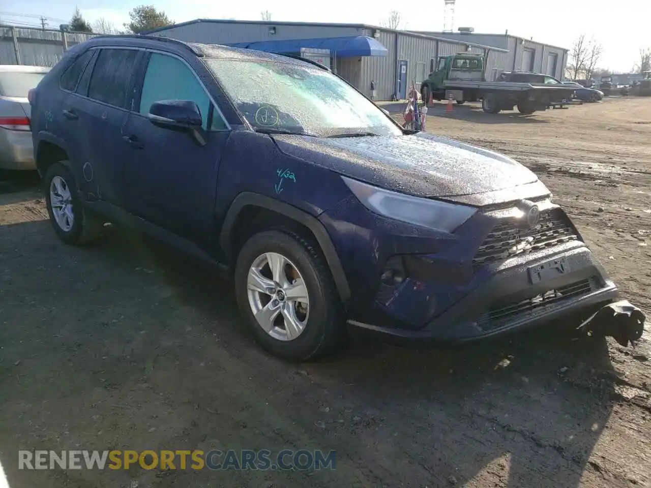 1 Photograph of a damaged car 2T3P1RFV9LW135772 TOYOTA RAV4 2020