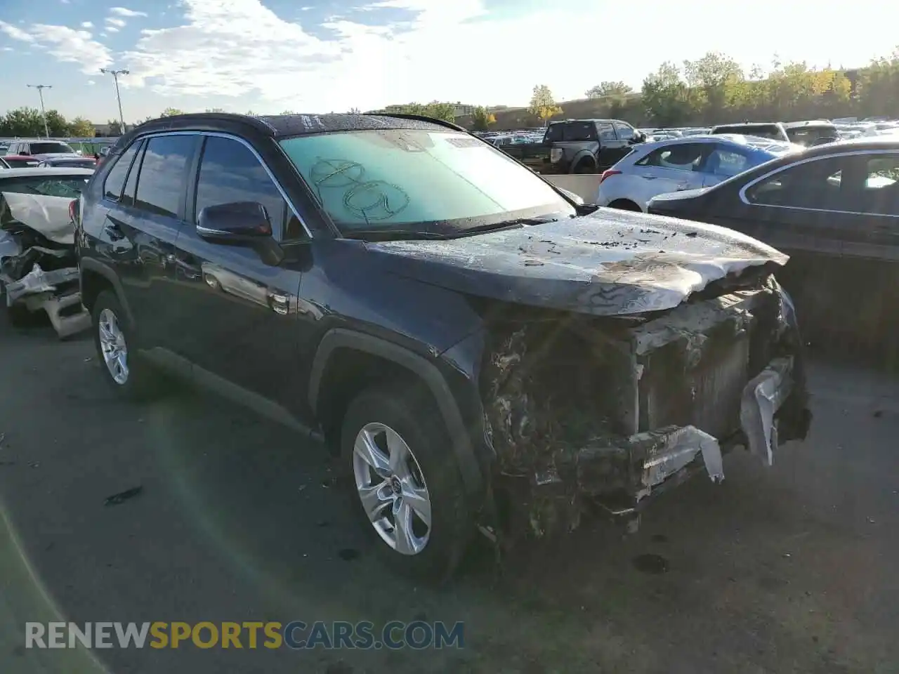 1 Photograph of a damaged car 2T3P1RFVXLC080427 TOYOTA RAV4 2020