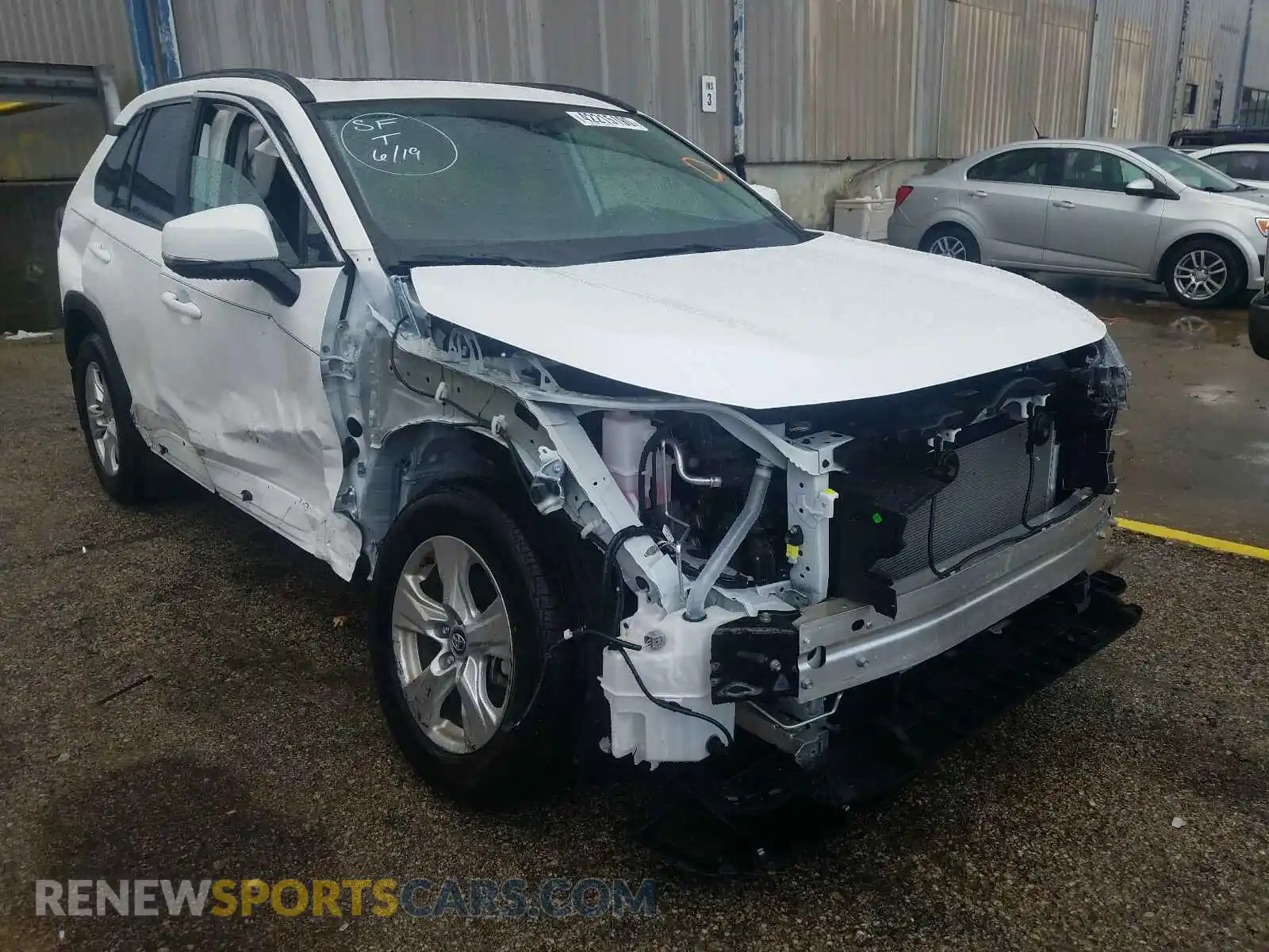 1 Photograph of a damaged car 2T3P1RFVXLC085370 TOYOTA RAV4 2020