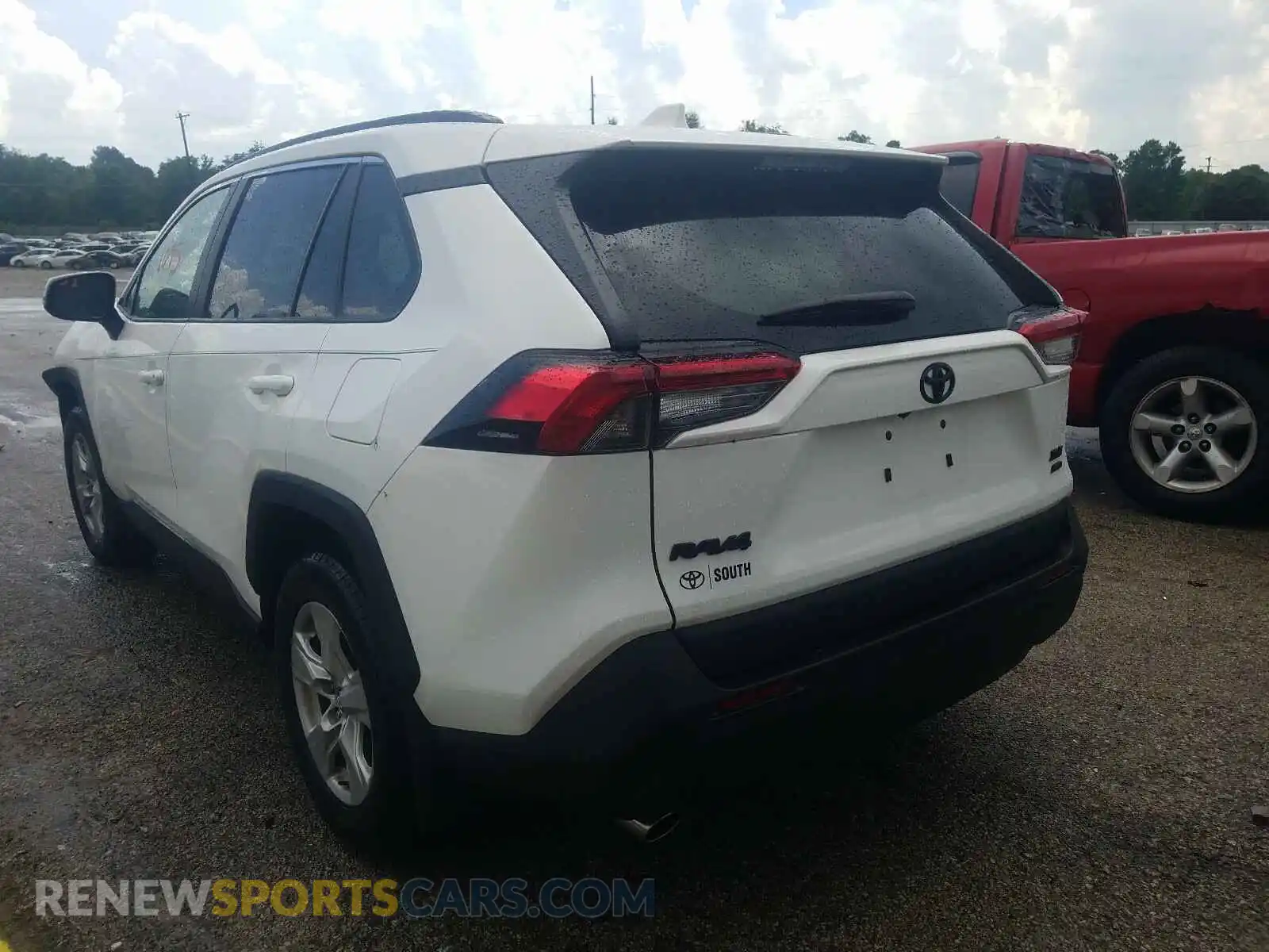 3 Photograph of a damaged car 2T3P1RFVXLC085370 TOYOTA RAV4 2020