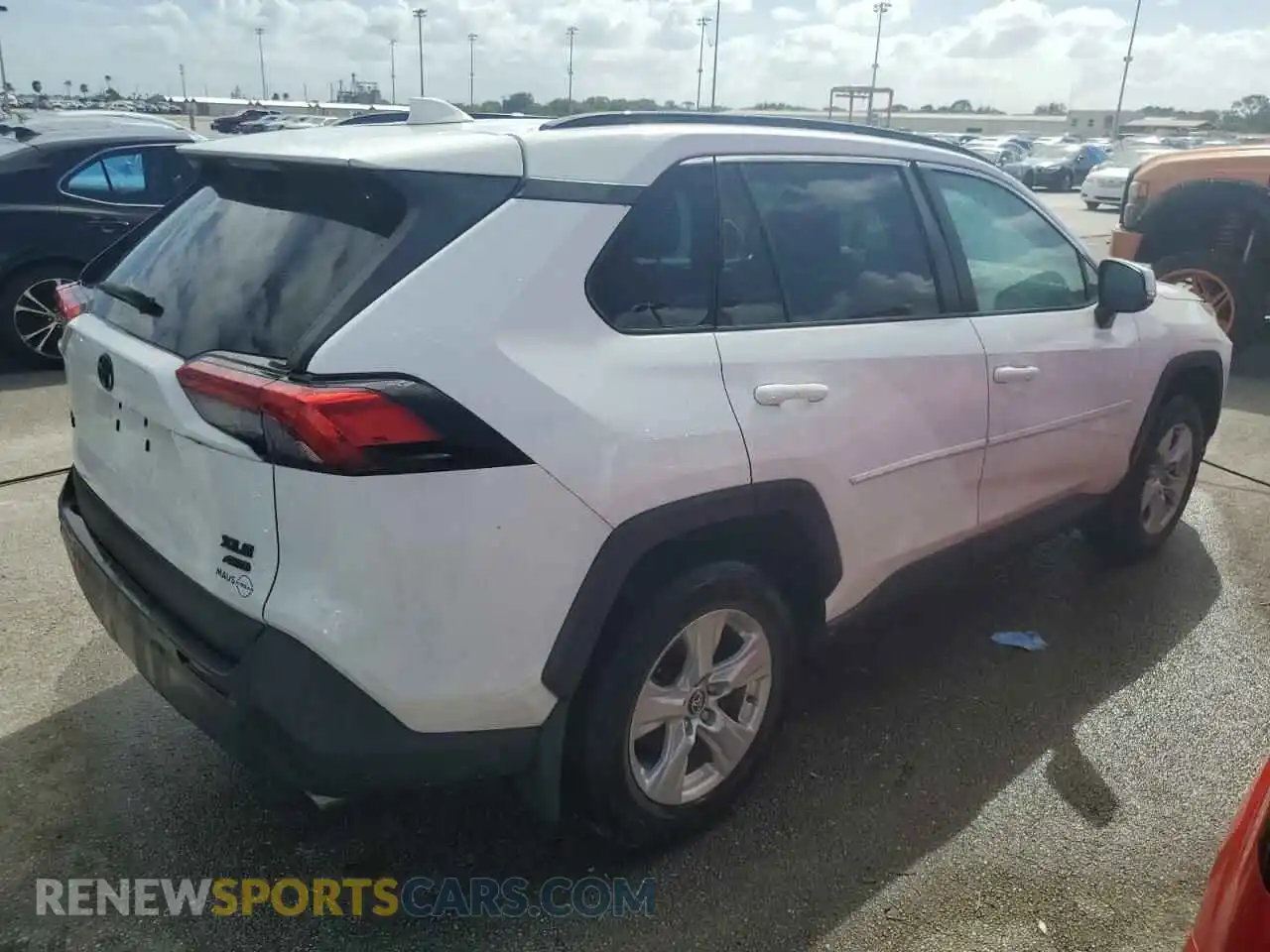 3 Photograph of a damaged car 2T3P1RFVXLC107612 TOYOTA RAV4 2020