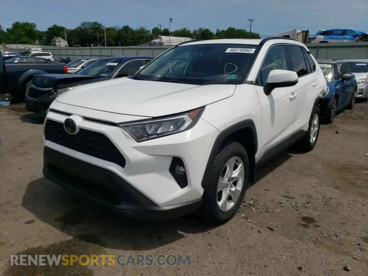 2 Photograph of a damaged car 2T3P1RFVXLW087683 TOYOTA RAV4 2020