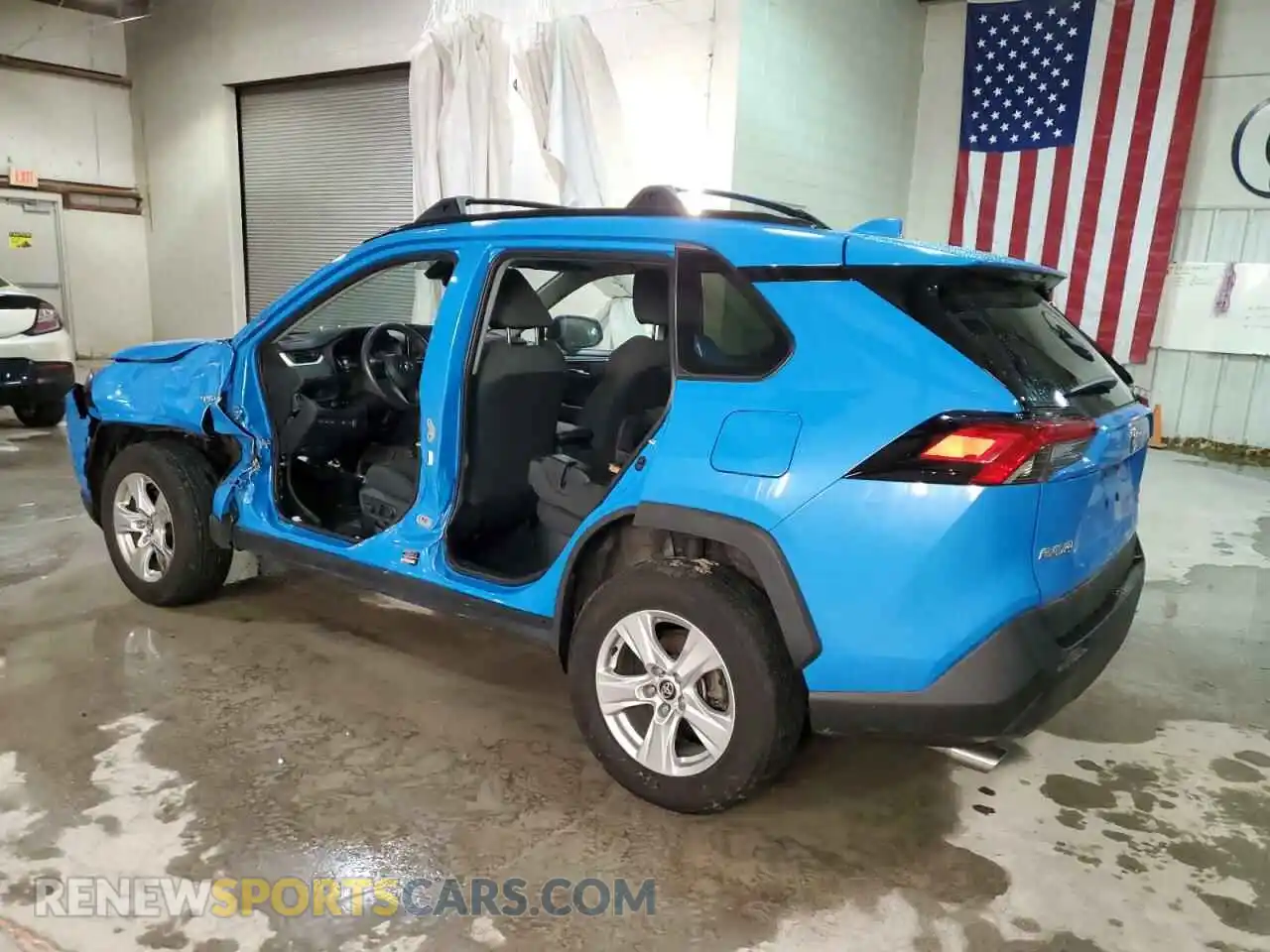 2 Photograph of a damaged car 2T3RWRFV0LW066223 TOYOTA RAV4 2020