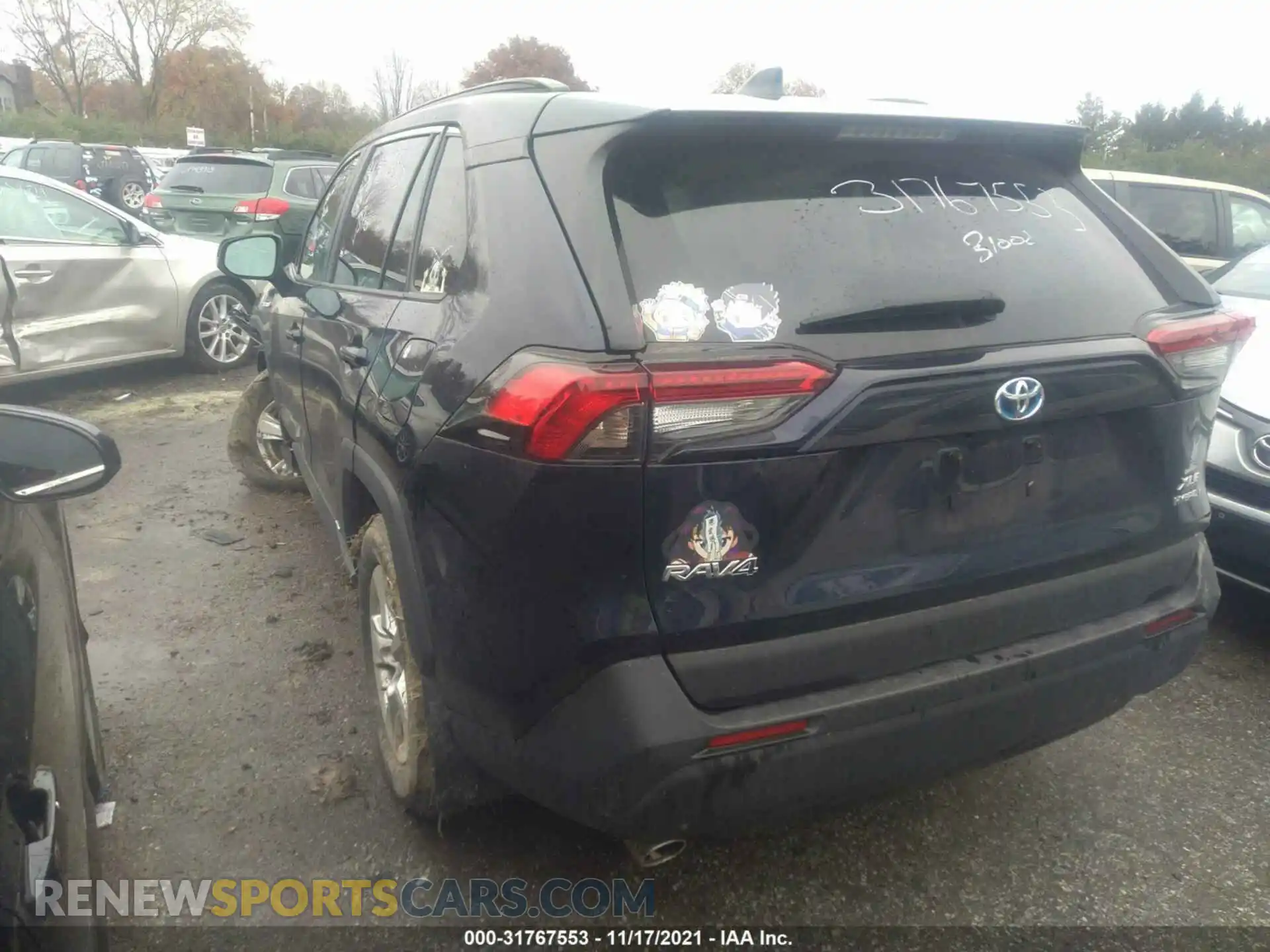 3 Photograph of a damaged car 2T3RWRFV0LW074287 TOYOTA RAV4 2020