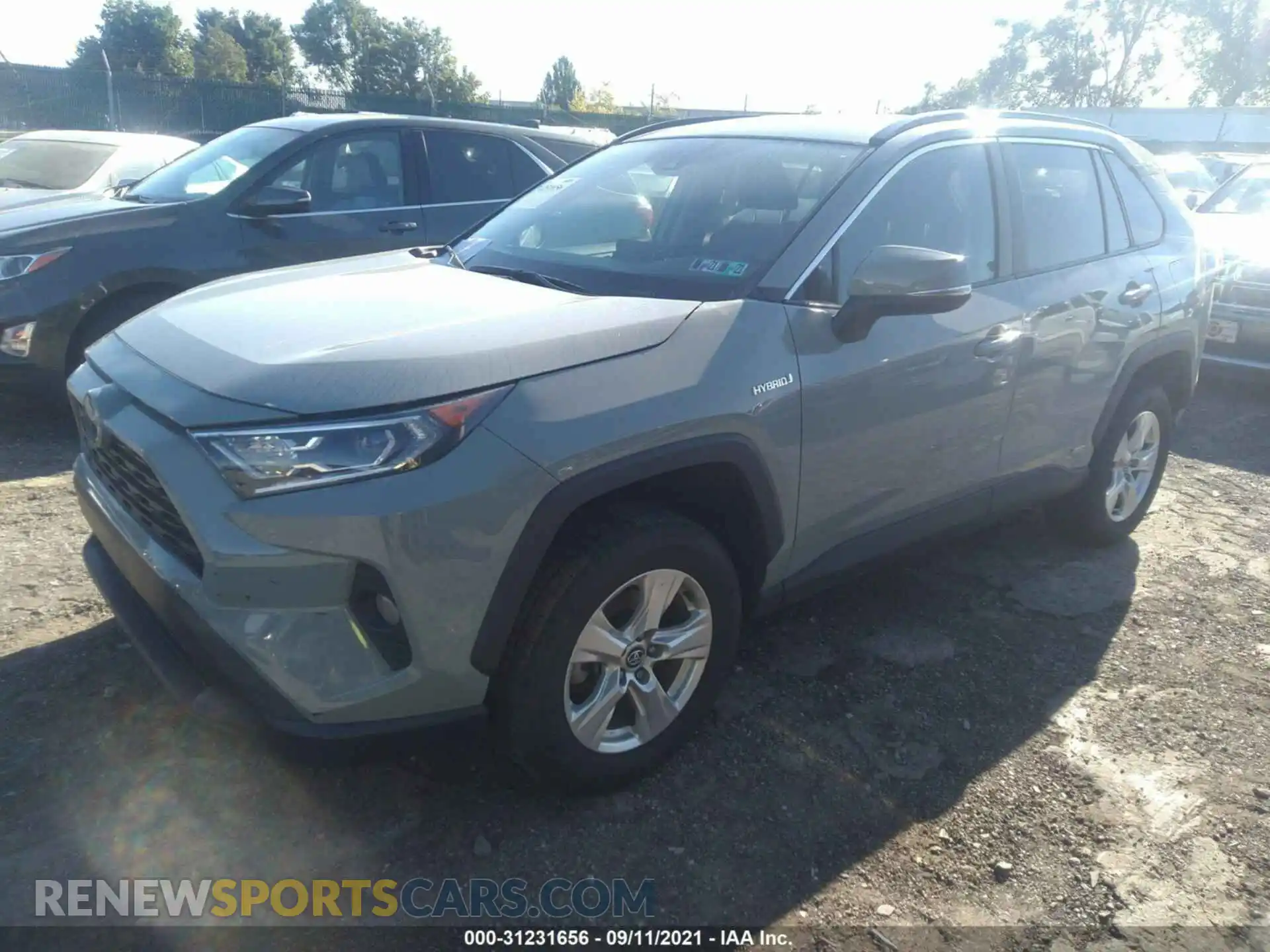 2 Photograph of a damaged car 2T3RWRFV2LW051089 TOYOTA RAV4 2020