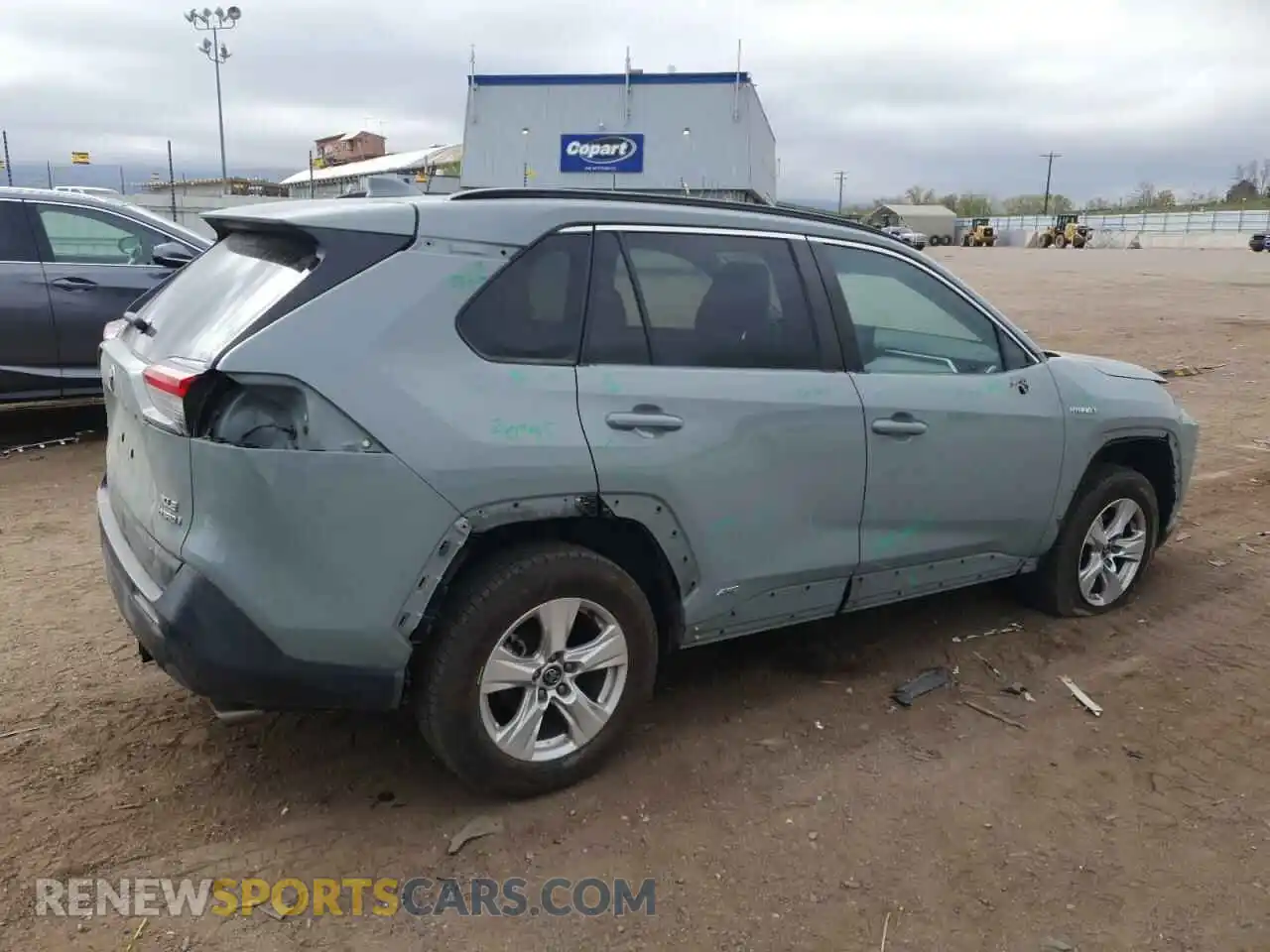 3 Photograph of a damaged car 2T3RWRFV2LW057300 TOYOTA RAV4 2020