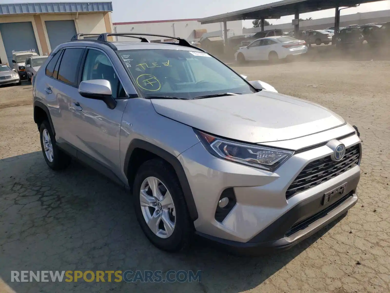 1 Photograph of a damaged car 2T3RWRFV2LW076882 TOYOTA RAV4 2020