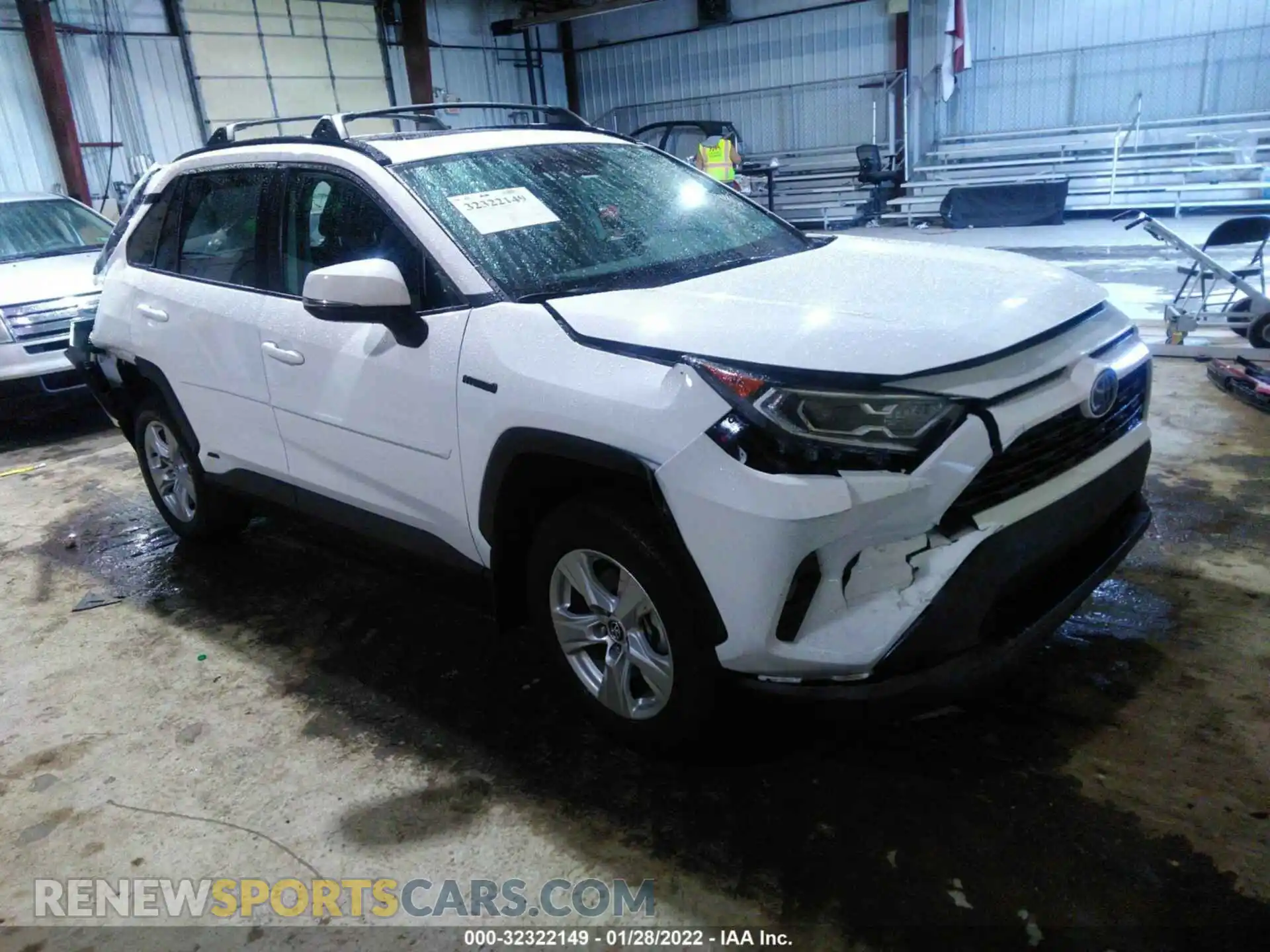 1 Photograph of a damaged car 2T3RWRFV2LW092175 TOYOTA RAV4 2020