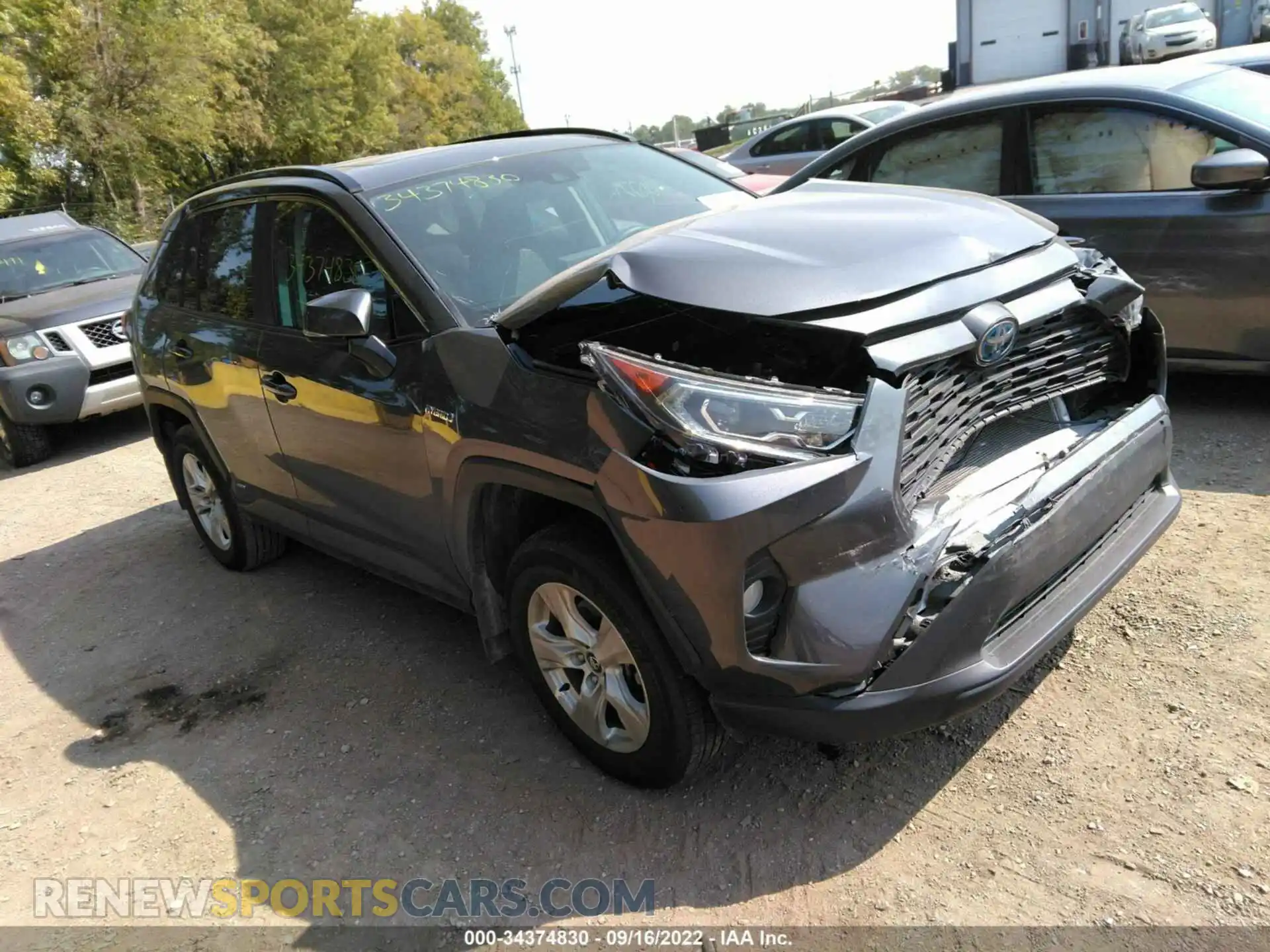 1 Photograph of a damaged car 2T3RWRFV2LW095156 TOYOTA RAV4 2020