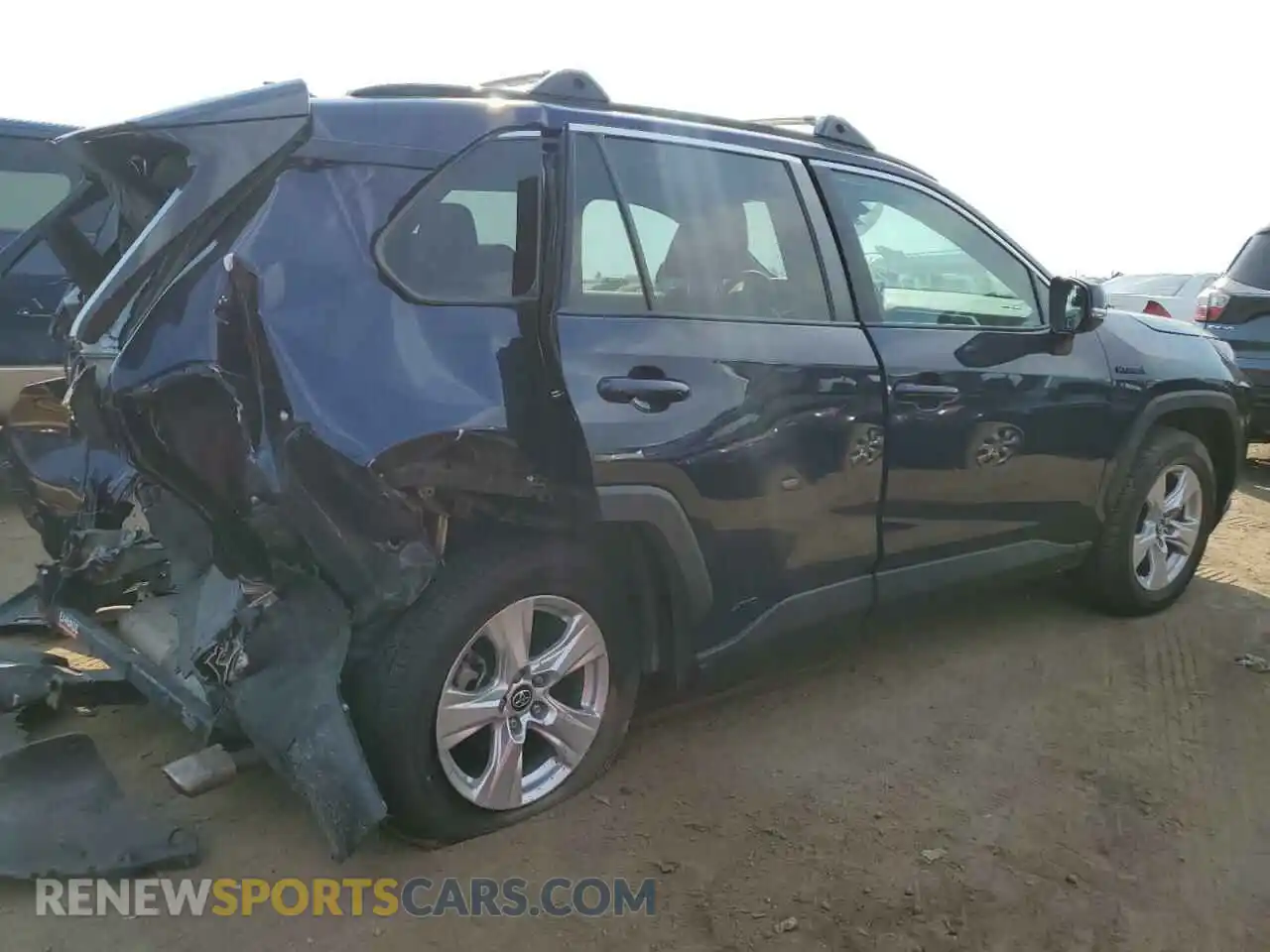 3 Photograph of a damaged car 2T3RWRFV3LW073652 TOYOTA RAV4 2020