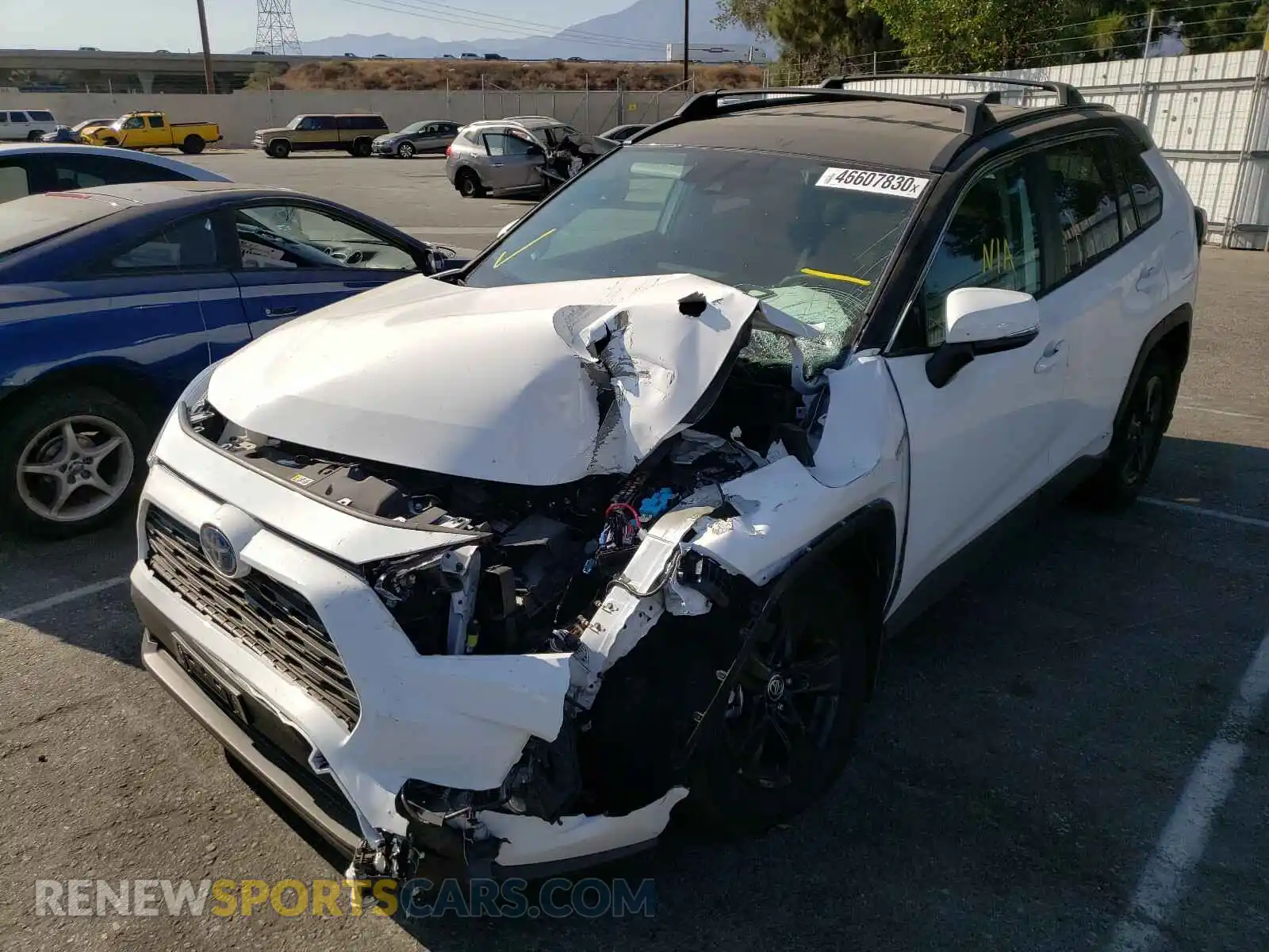 2 Photograph of a damaged car 2T3RWRFV3LW083873 TOYOTA RAV4 2020