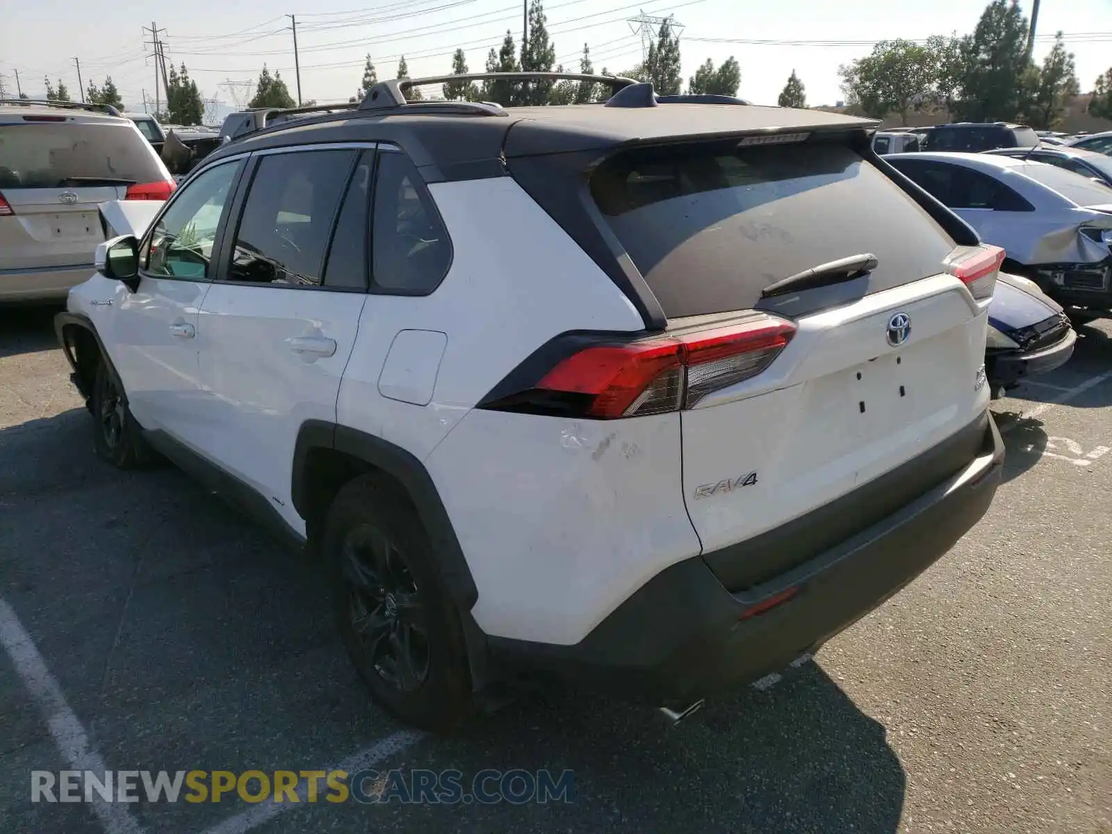 3 Photograph of a damaged car 2T3RWRFV3LW083873 TOYOTA RAV4 2020