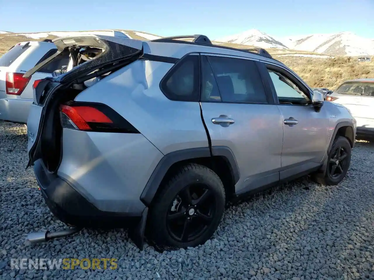 3 Photograph of a damaged car 2T3RWRFV4LW053457 TOYOTA RAV4 2020