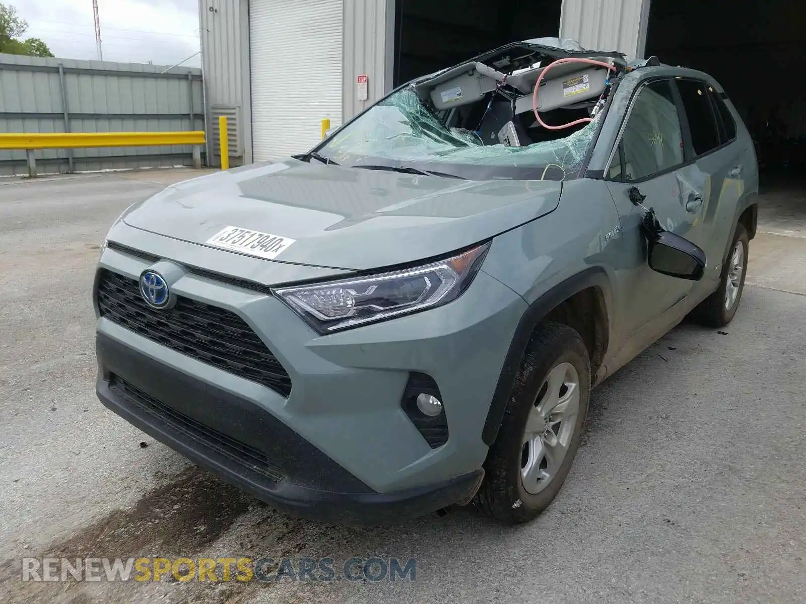 2 fotografías del automóvil dañado 2T3RWRFV4LW075720 TOYOTA RAV4 2020