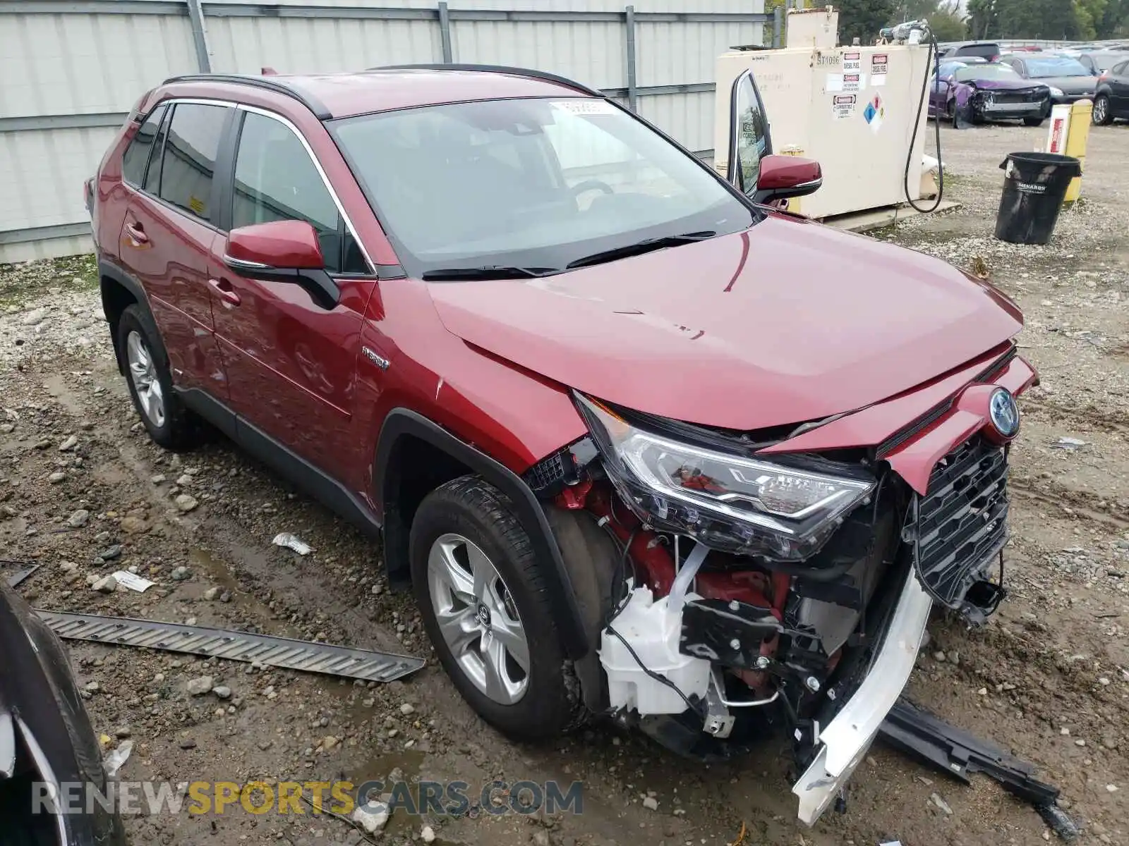 1 Photograph of a damaged car 2T3RWRFV4LW077936 TOYOTA RAV4 2020