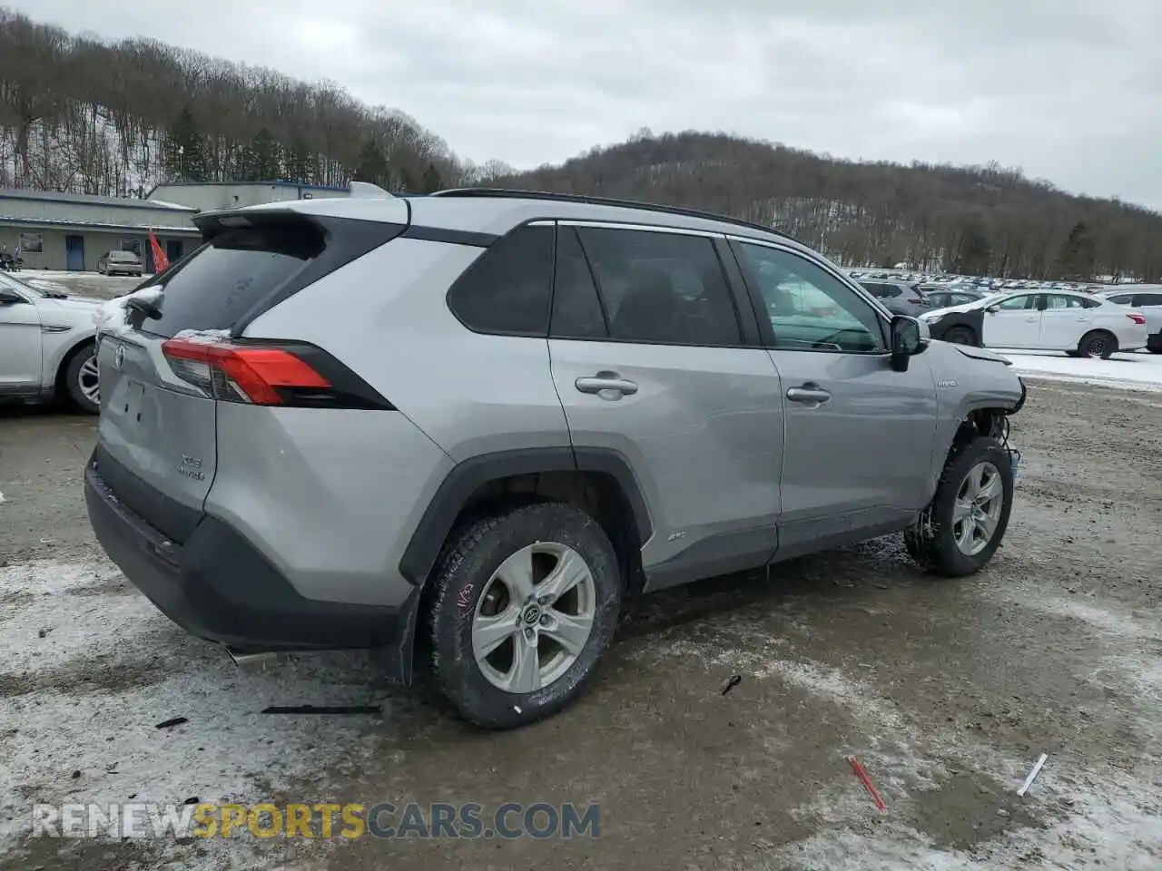 3 Photograph of a damaged car 2T3RWRFV4LW093912 TOYOTA RAV4 2020