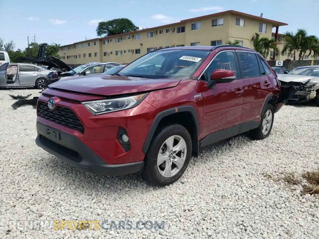 2 Photograph of a damaged car 2T3RWRFV5LW052768 TOYOTA RAV4 2020