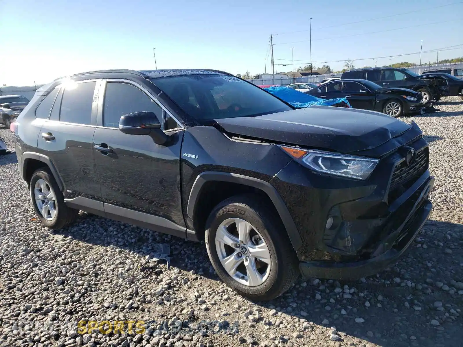 1 Photograph of a damaged car 2T3RWRFV5LW077699 TOYOTA RAV4 2020
