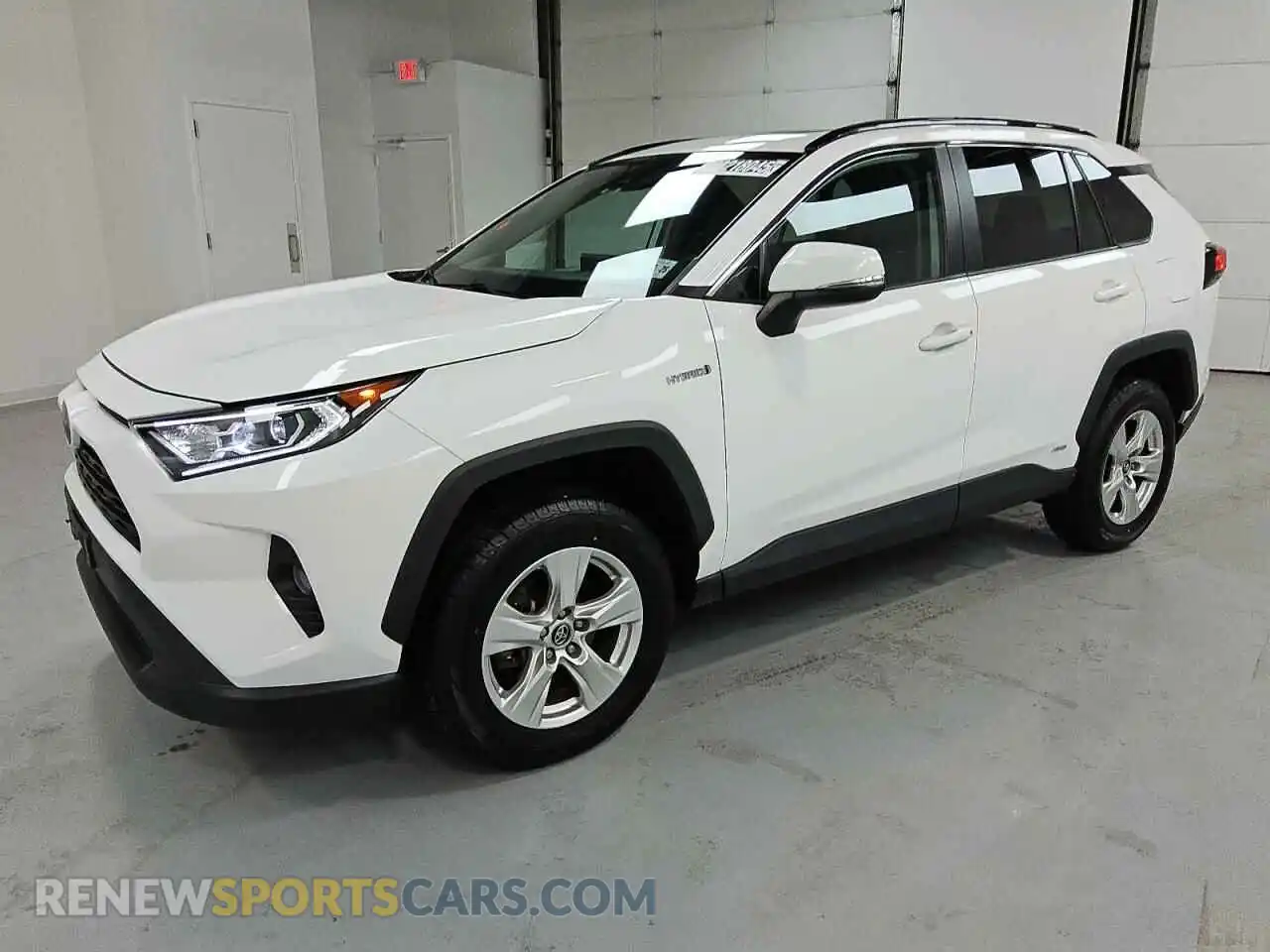 1 Photograph of a damaged car 2T3RWRFV5LW079274 TOYOTA RAV4 2020