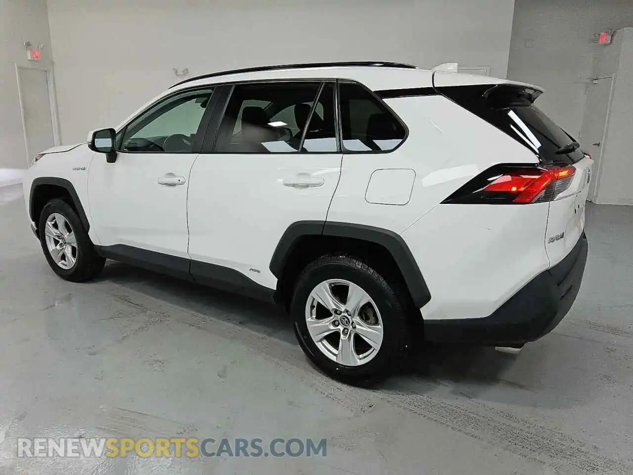2 Photograph of a damaged car 2T3RWRFV5LW079274 TOYOTA RAV4 2020