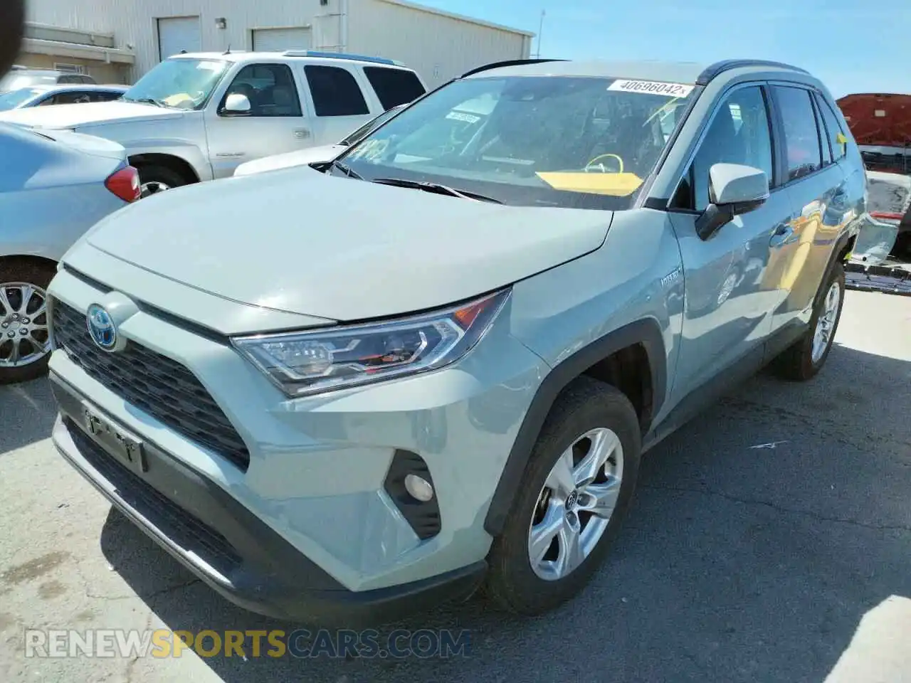 2 Фотография поврежденного автомобиля 2T3RWRFV6LW051970 TOYOTA RAV4 2020