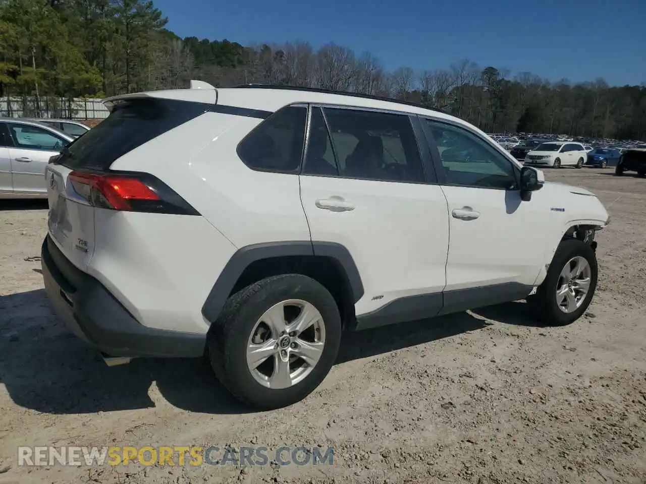 3 Photograph of a damaged car 2T3RWRFV6LW053864 TOYOTA RAV4 2020