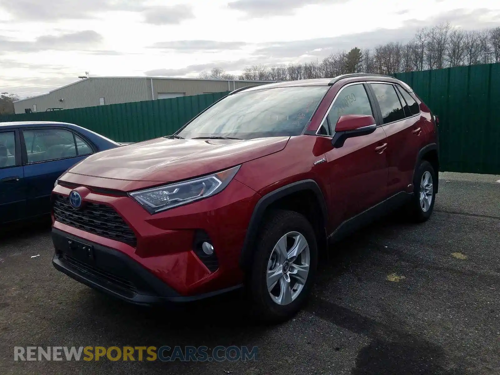 2 Photograph of a damaged car 2T3RWRFV6LW056571 TOYOTA RAV4 2020