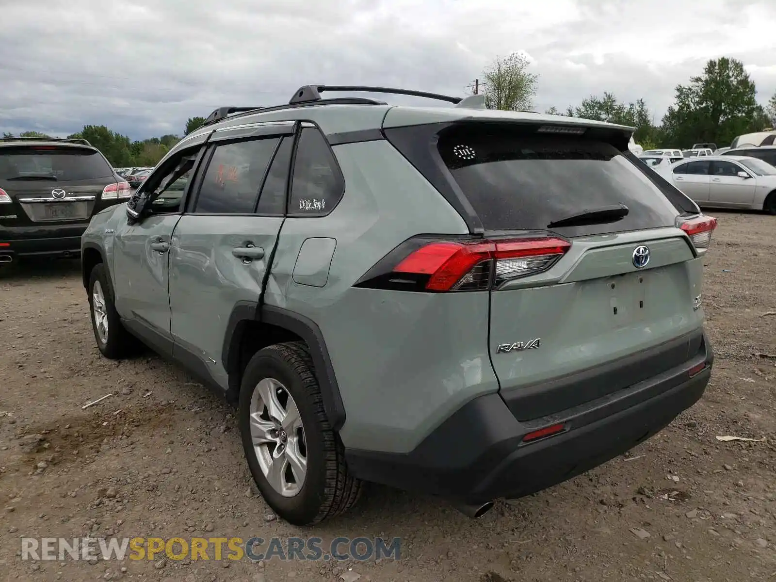 3 Photograph of a damaged car 2T3RWRFV6LW058451 TOYOTA RAV4 2020