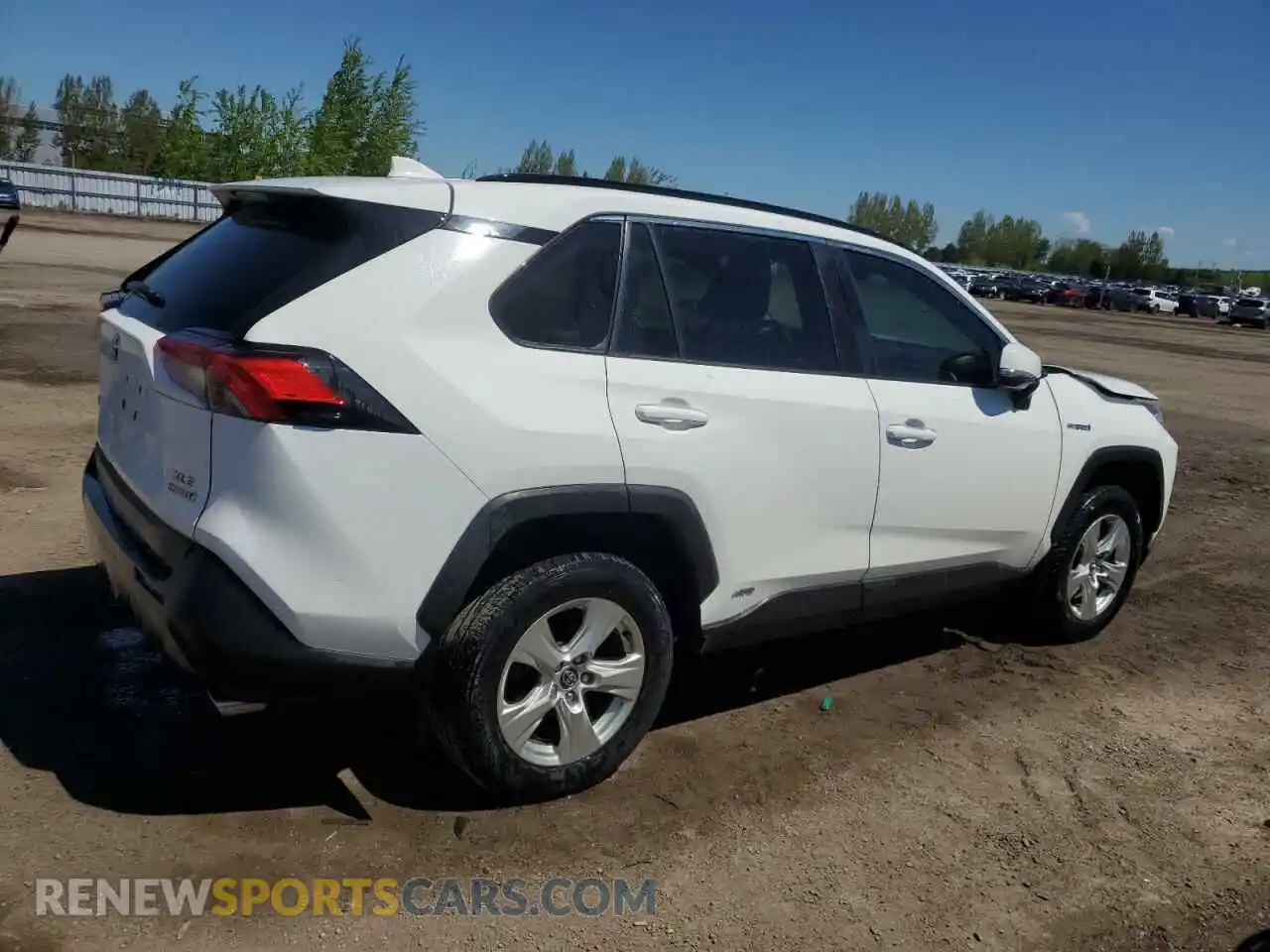 3 Photograph of a damaged car 2T3RWRFV6LW078974 TOYOTA RAV4 2020