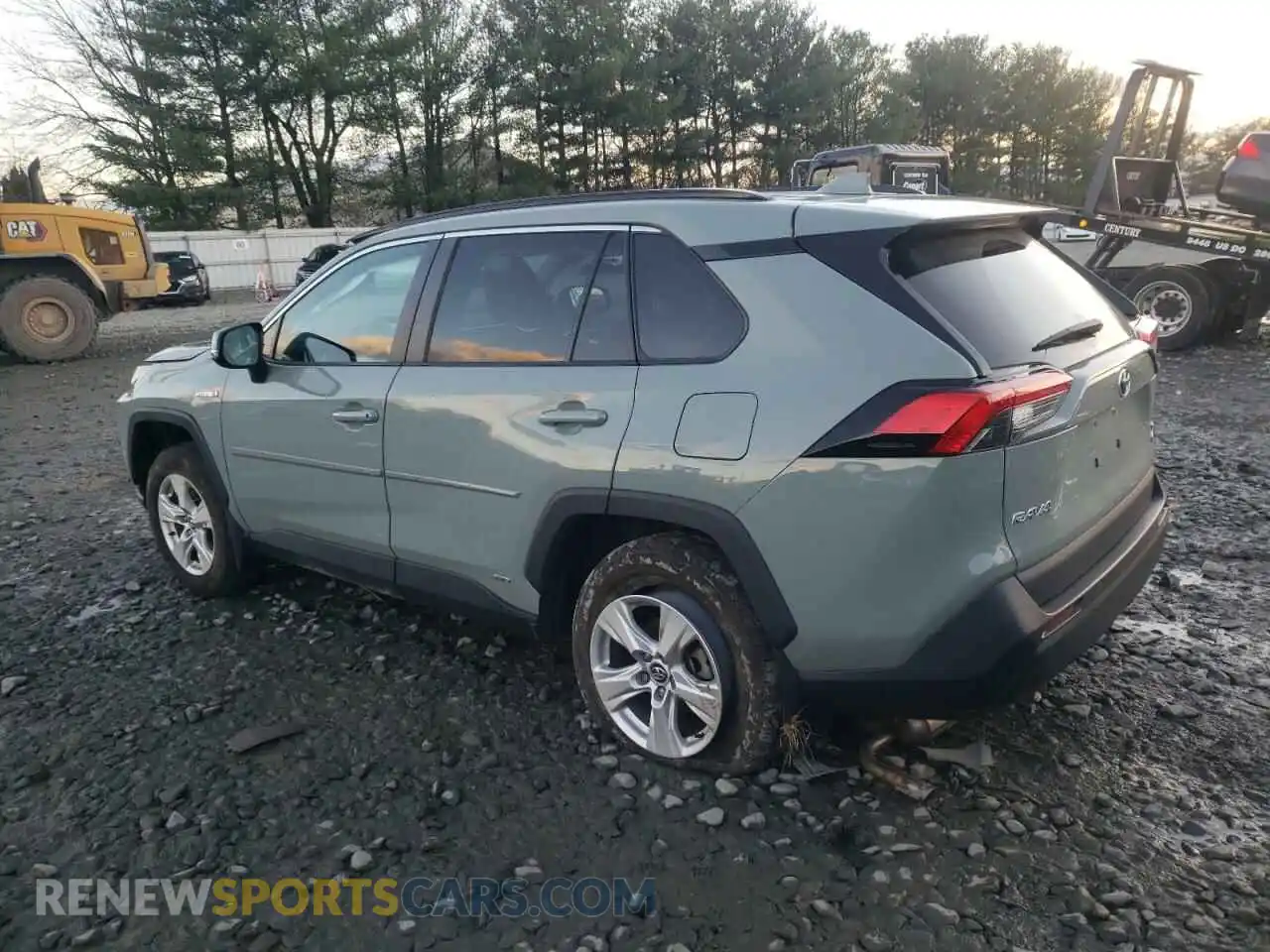 2 Photograph of a damaged car 2T3RWRFV6LW094611 TOYOTA RAV4 2020