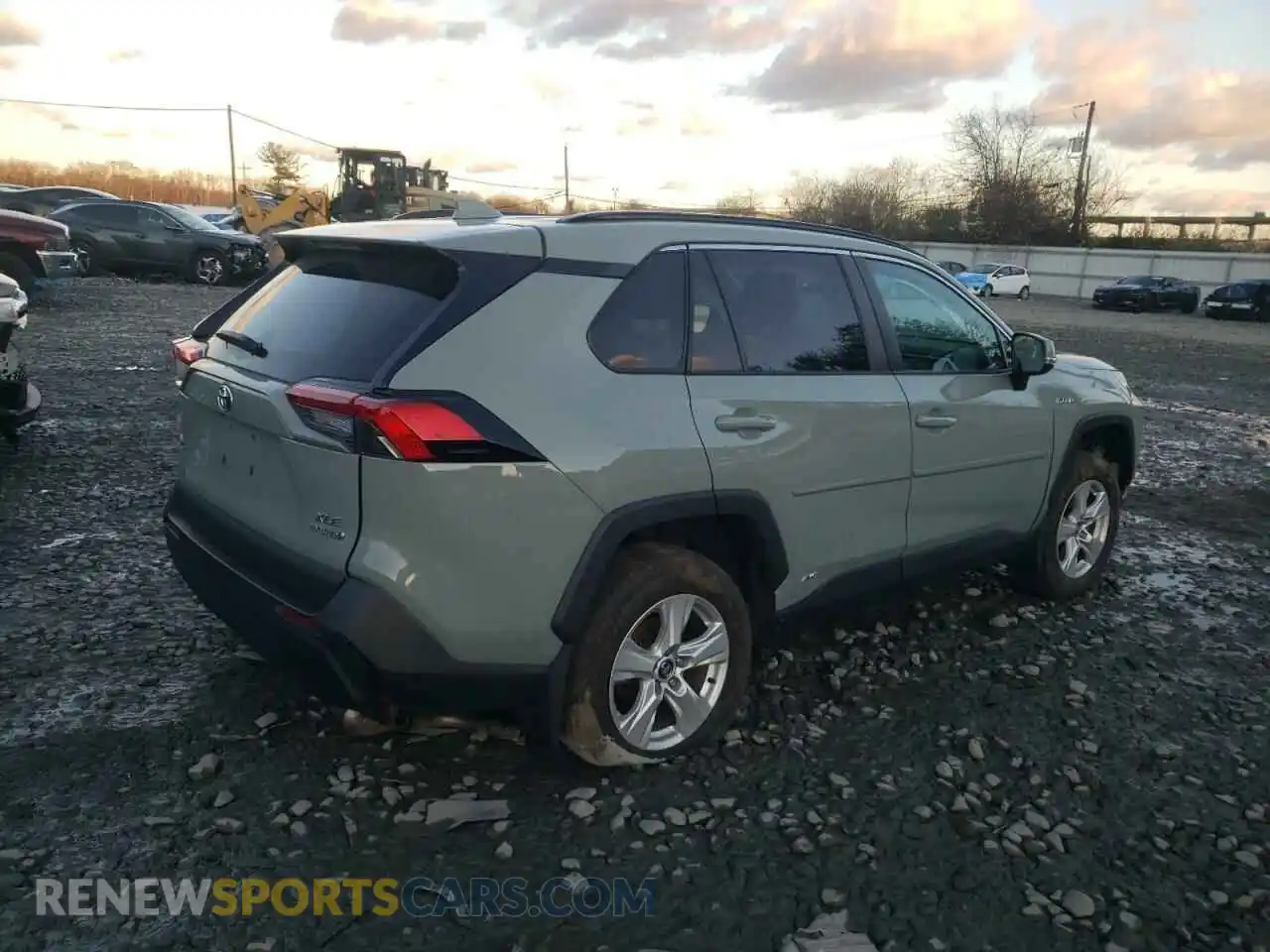 3 Photograph of a damaged car 2T3RWRFV6LW094611 TOYOTA RAV4 2020