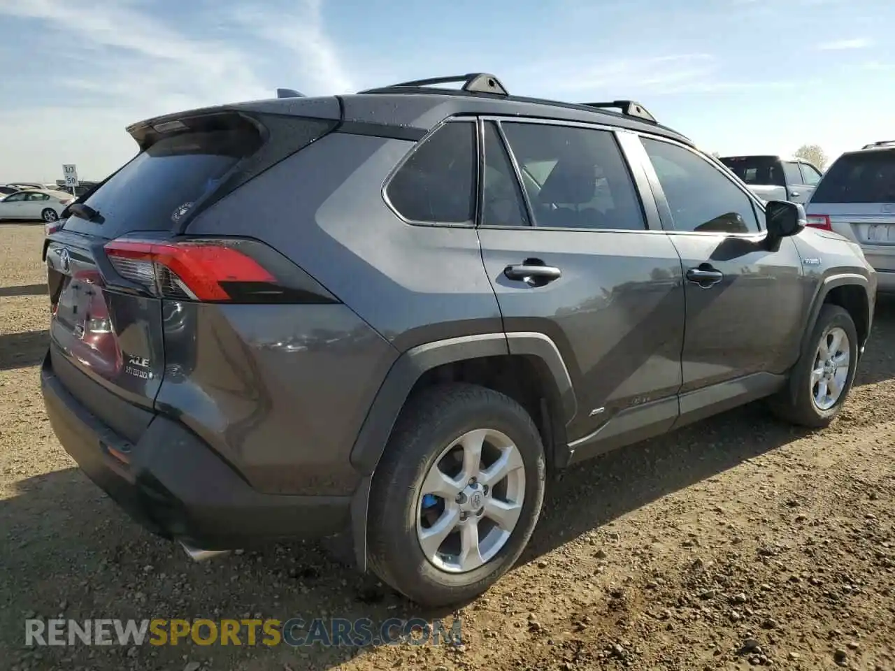 3 Photograph of a damaged car 2T3RWRFV8LW046611 TOYOTA RAV4 2020