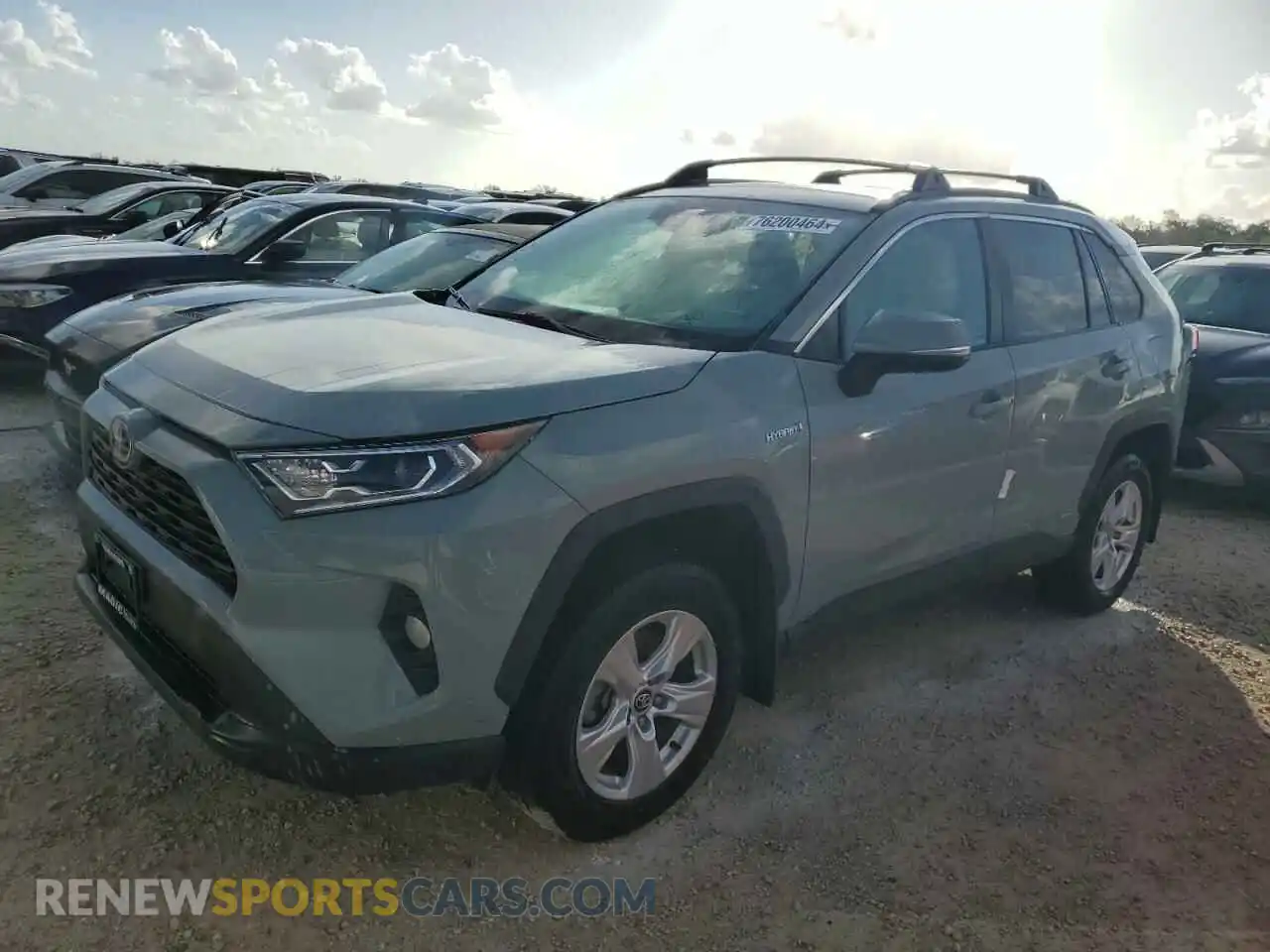 1 Photograph of a damaged car 2T3RWRFV8LW066924 TOYOTA RAV4 2020