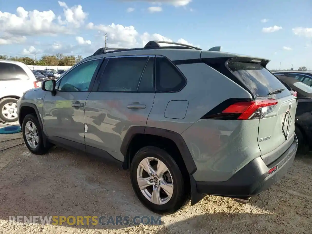 2 Photograph of a damaged car 2T3RWRFV8LW066924 TOYOTA RAV4 2020
