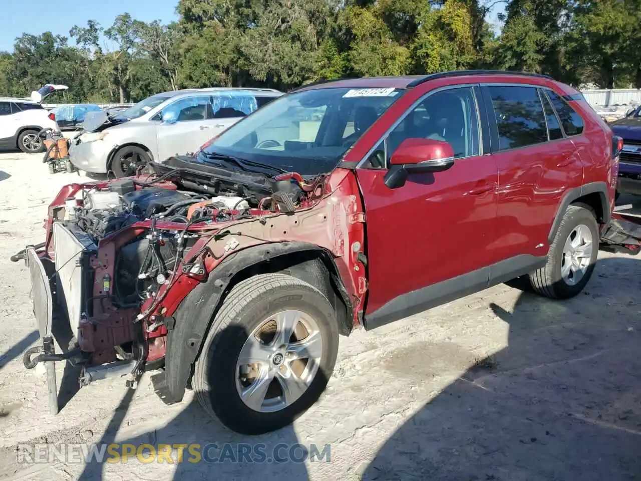 1 Photograph of a damaged car 2T3RWRFV8LW079074 TOYOTA RAV4 2020